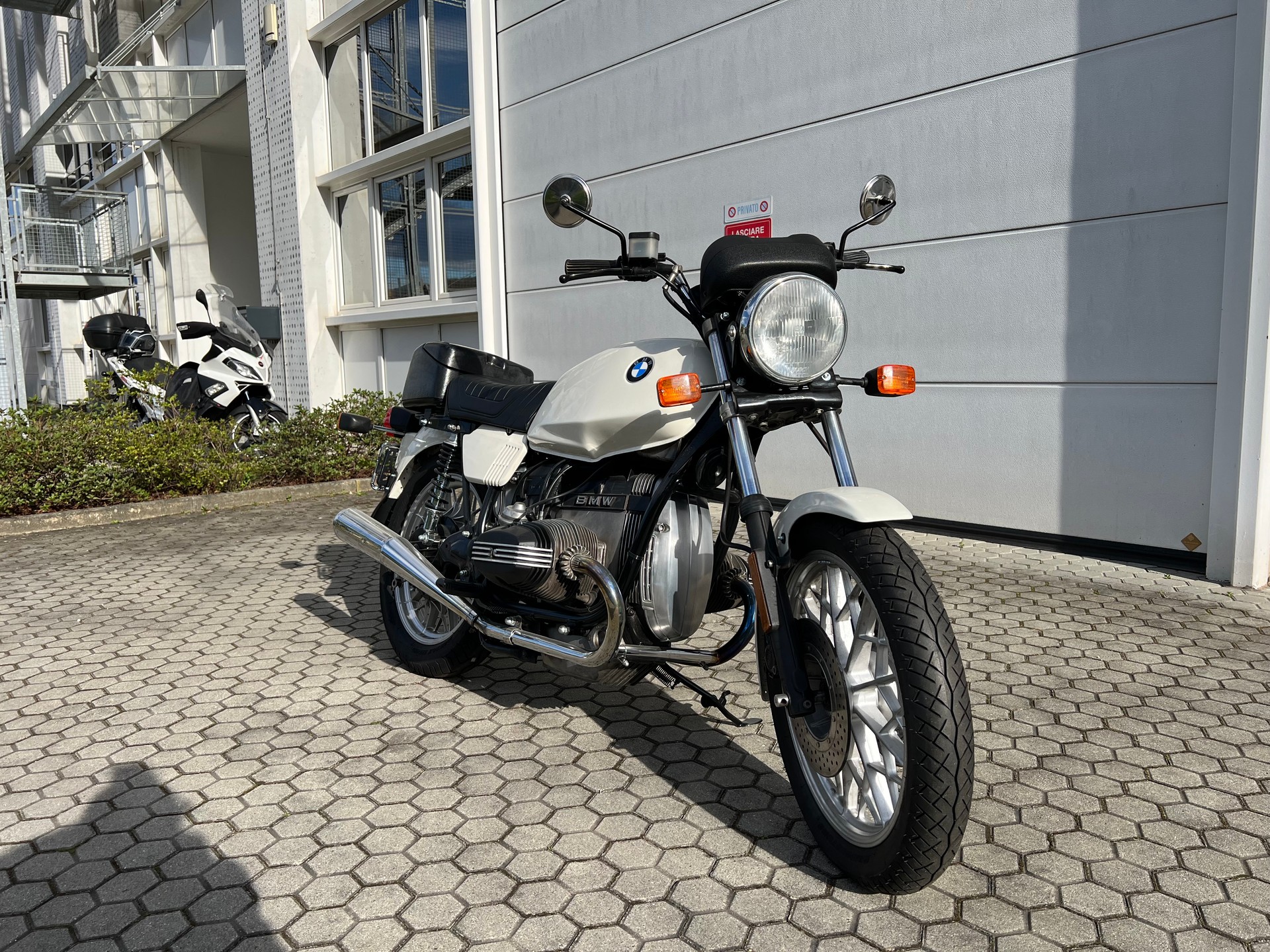 BMW R 65-image-1