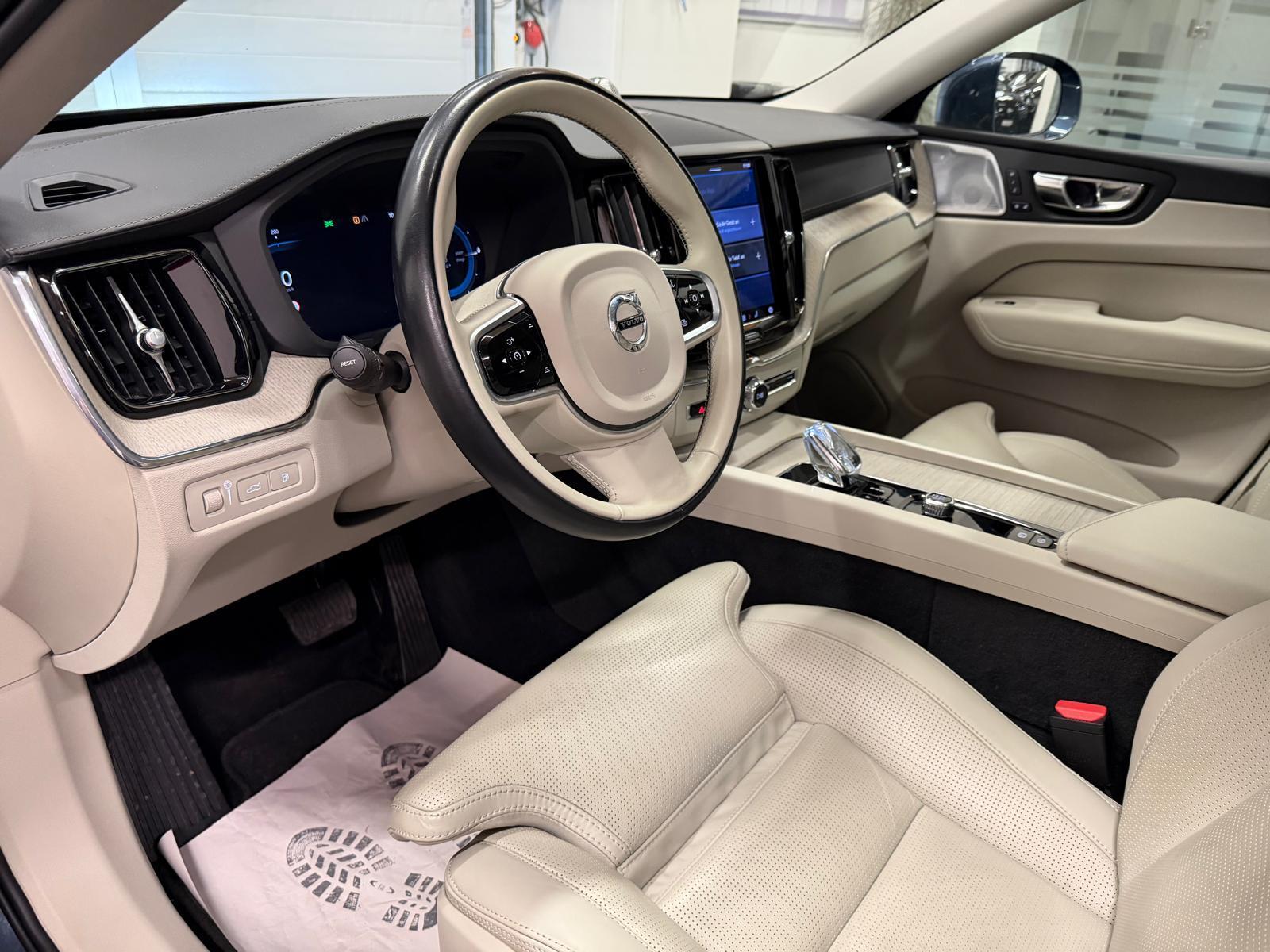 VOLVO XC60 2.0 T8 TE Inscription eAWD-image-9