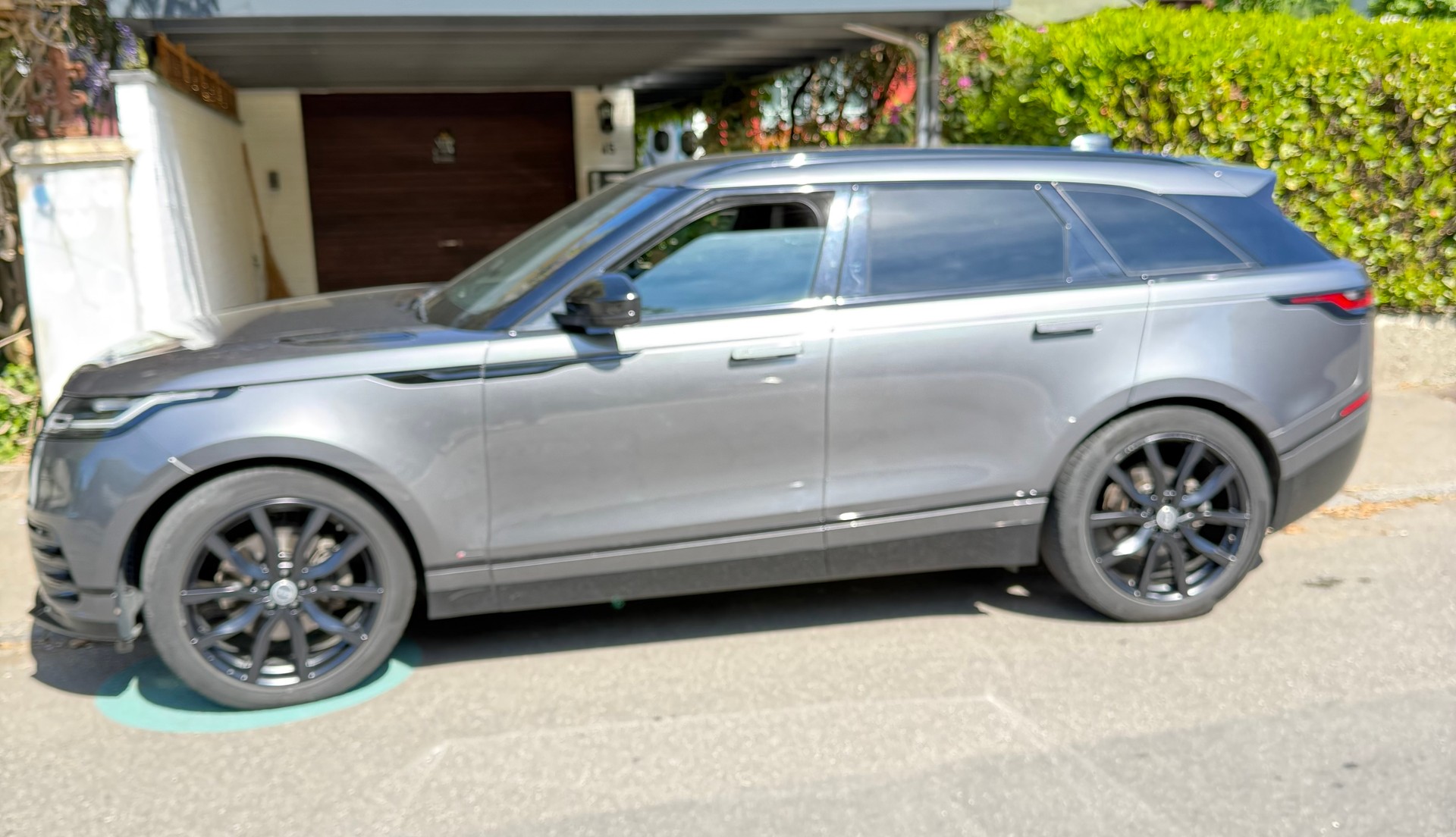 LAND ROVER 2.0 T 300 R-Dynamic S-image-1