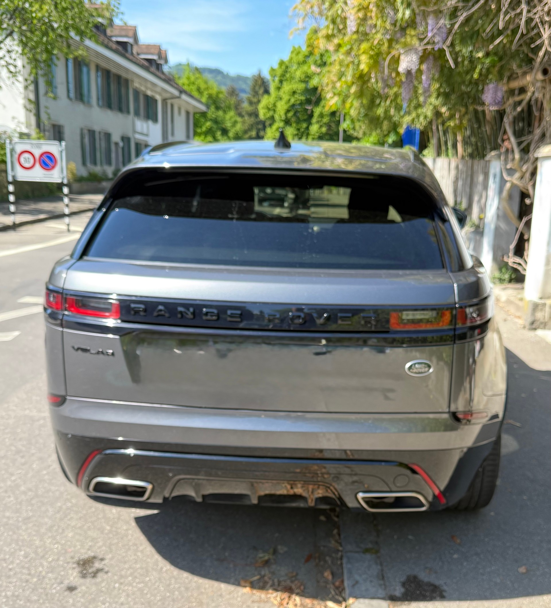 LAND ROVER 2.0 T 300 R-Dynamic S-image-2