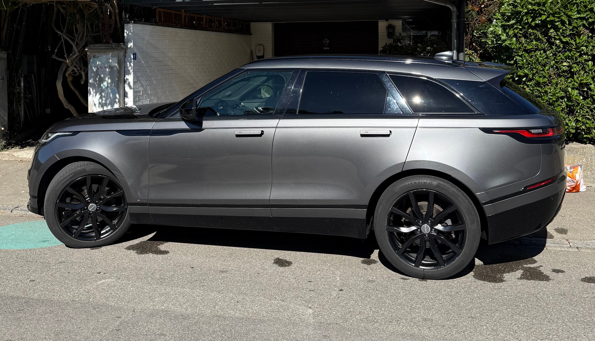 LAND ROVER R-Dynamic P300 S Velar Range Rover-image-0