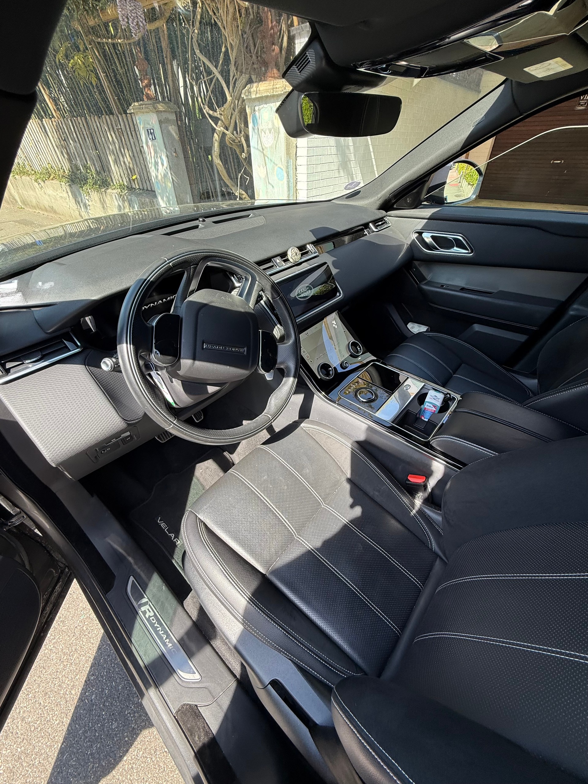 LAND ROVER R-Dynamic P300 S-image-4