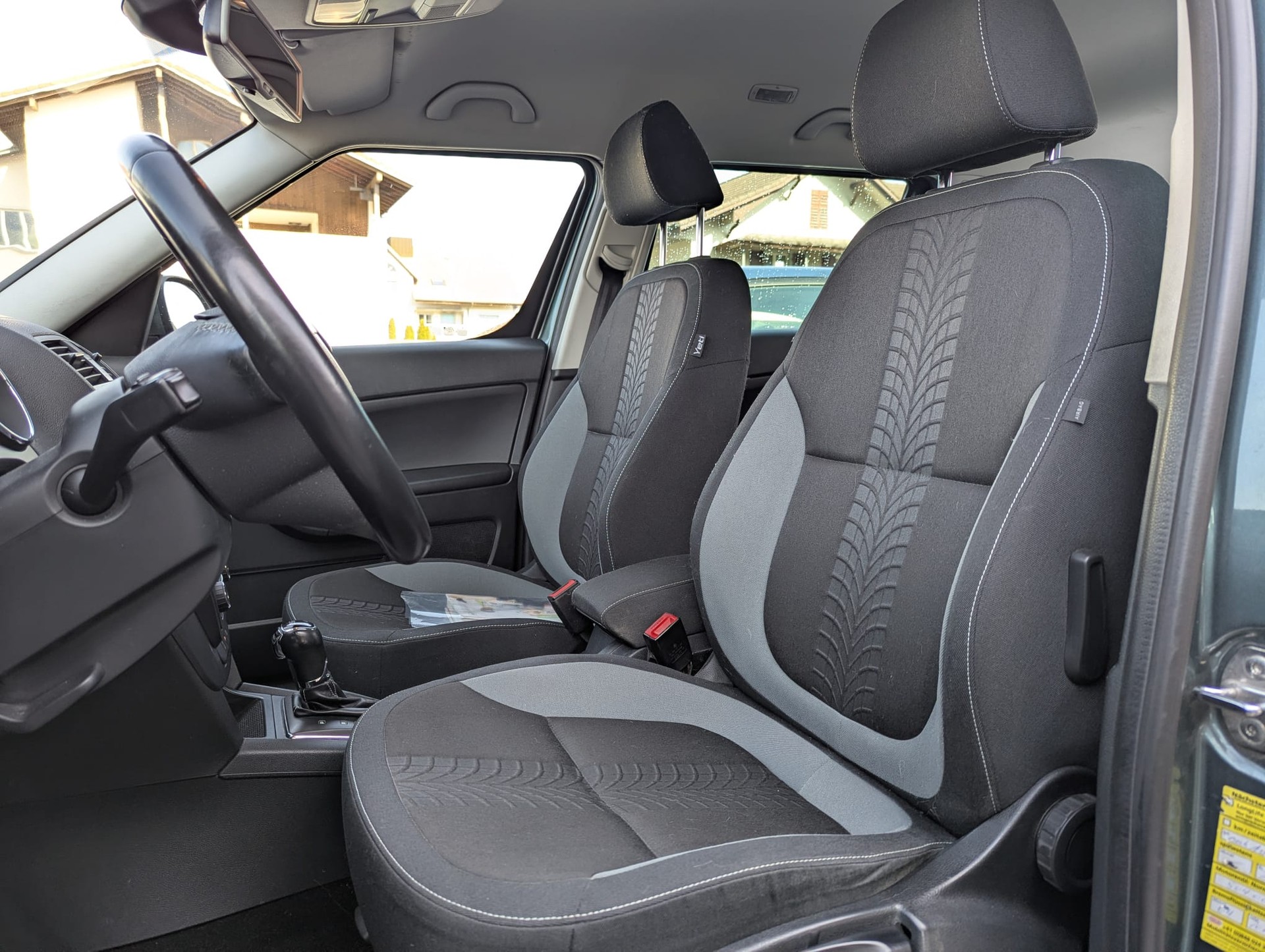 SKODA Yeti 1.8 TSI Ambition 4x4 DSG-image-8