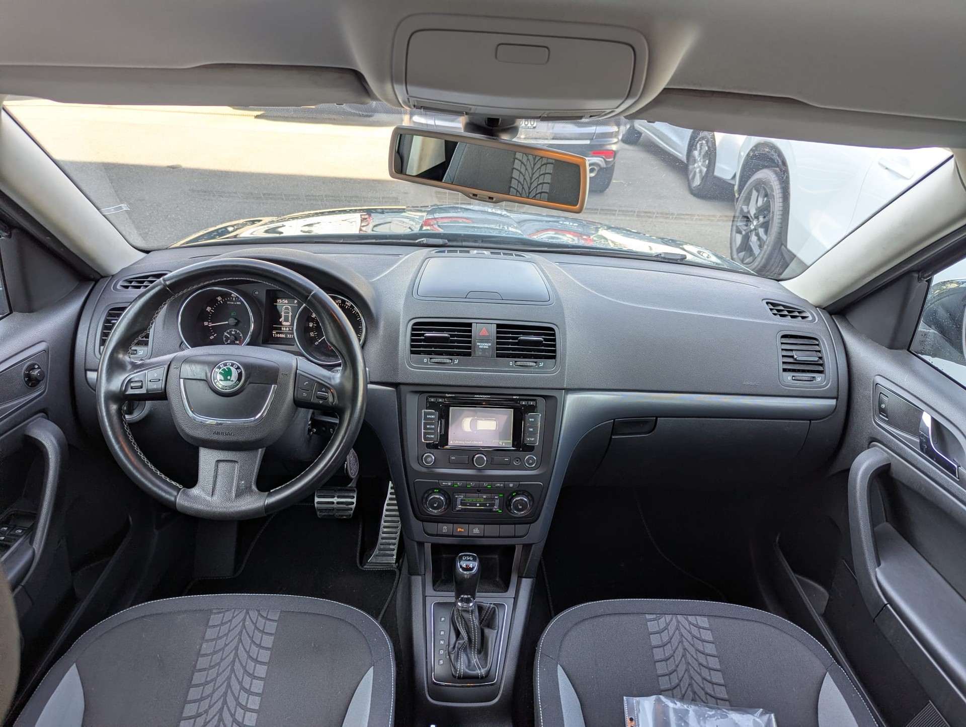 SKODA Yeti 1.8 TSI Ambition 4x4 DSG-image-7