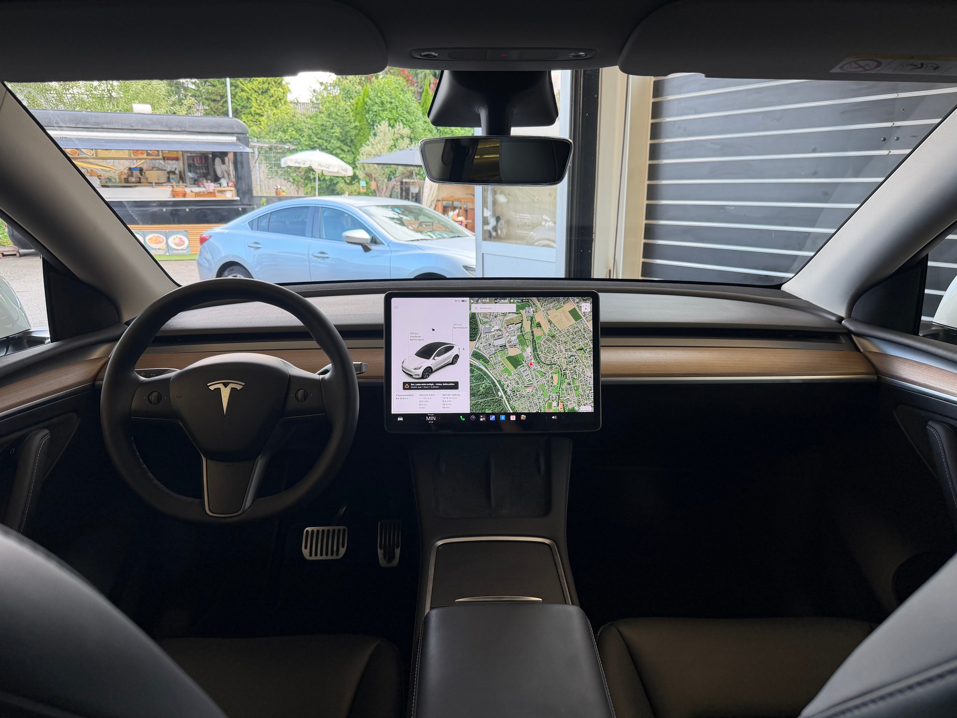 TESLA Model Y Long Range D-image-9