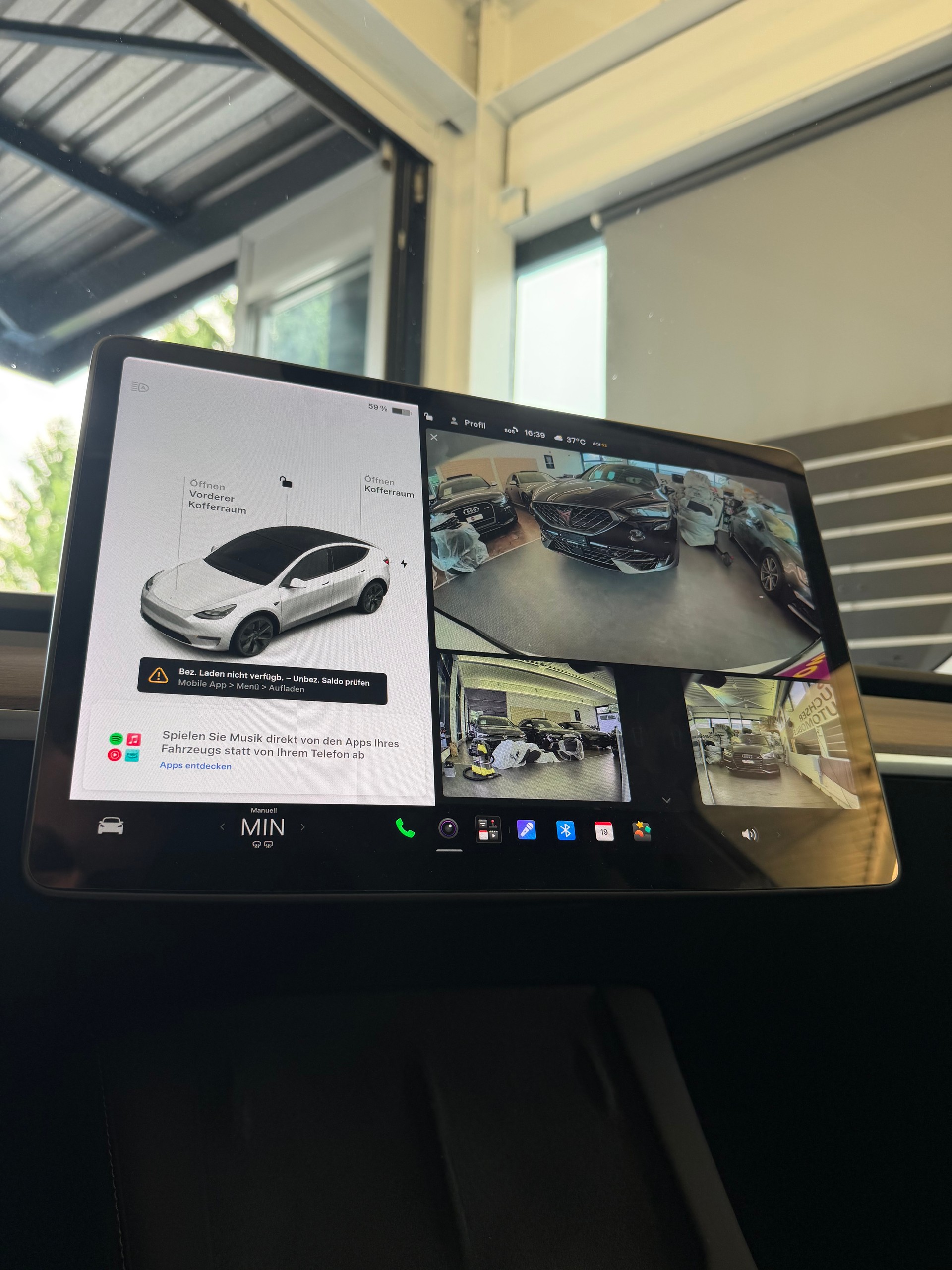 TESLA Model Y Long Range D-image-13