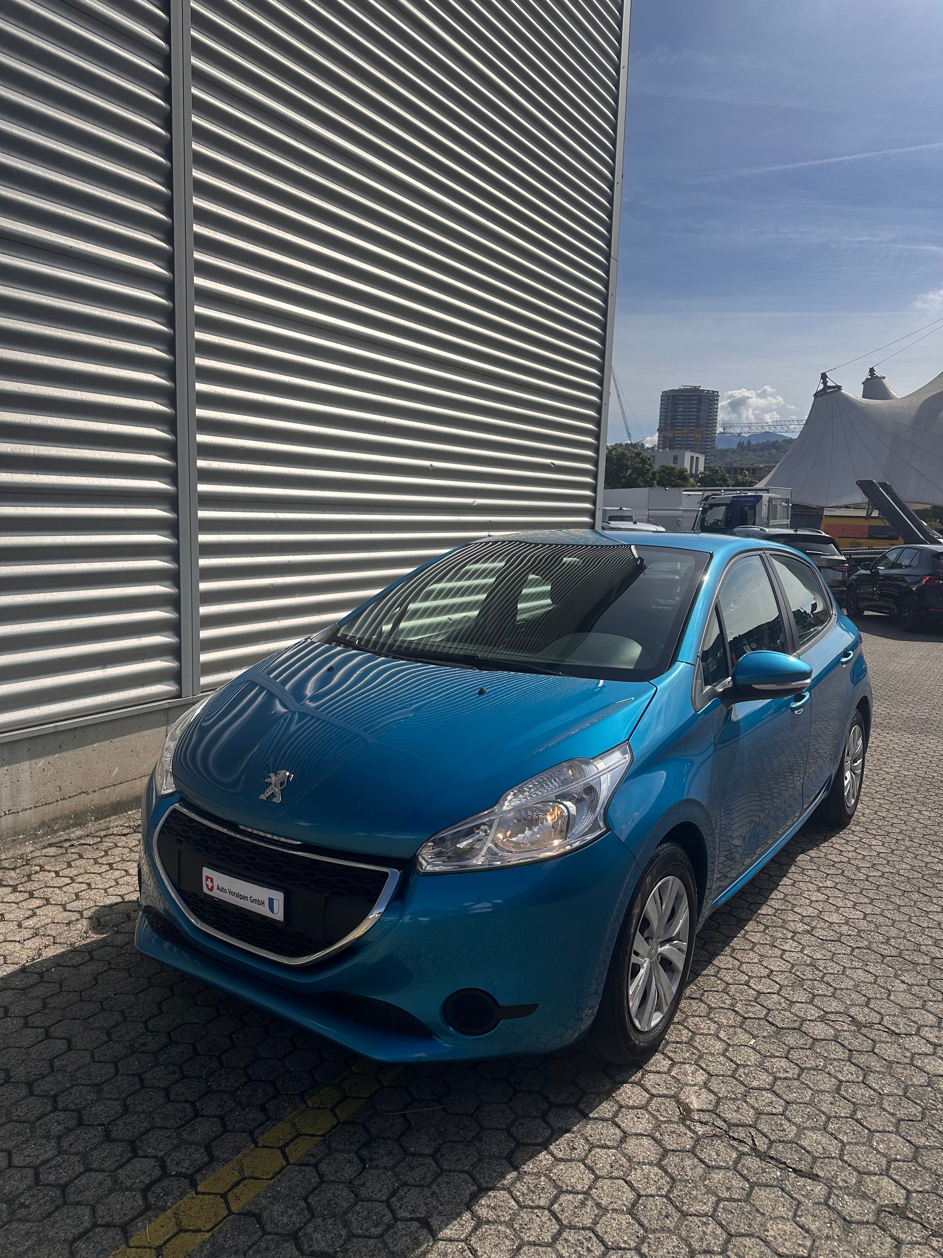 PEUGEOT 1.2 VTi, *Tempomat, Frisch ab MFK, Navigation, Rückfahrtkamera-image-1