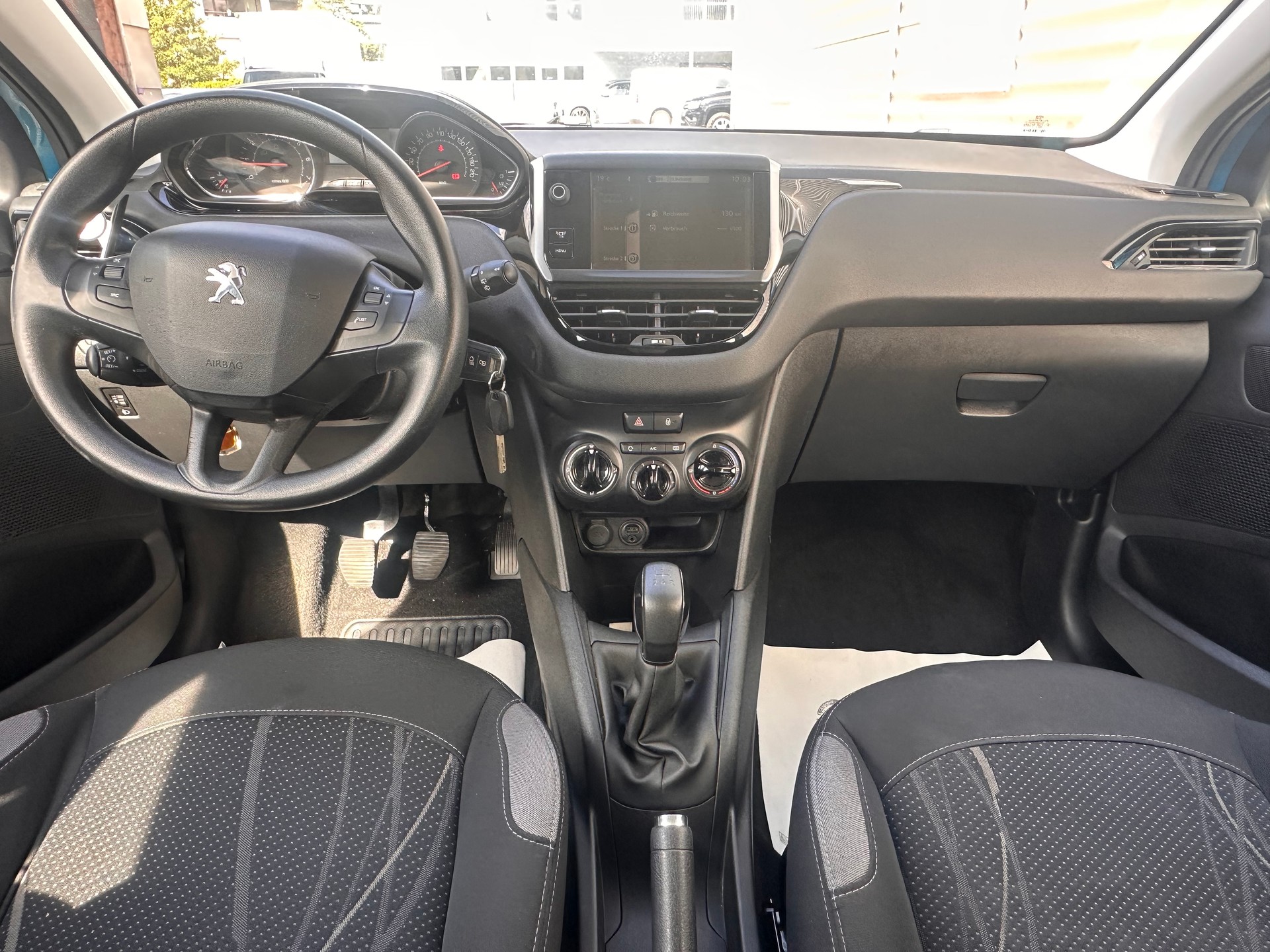 PEUGEOT 1.2 VTi, *Tempomat, Frisch ab MFK, Navigation, Rückfahrtkamera-image-10