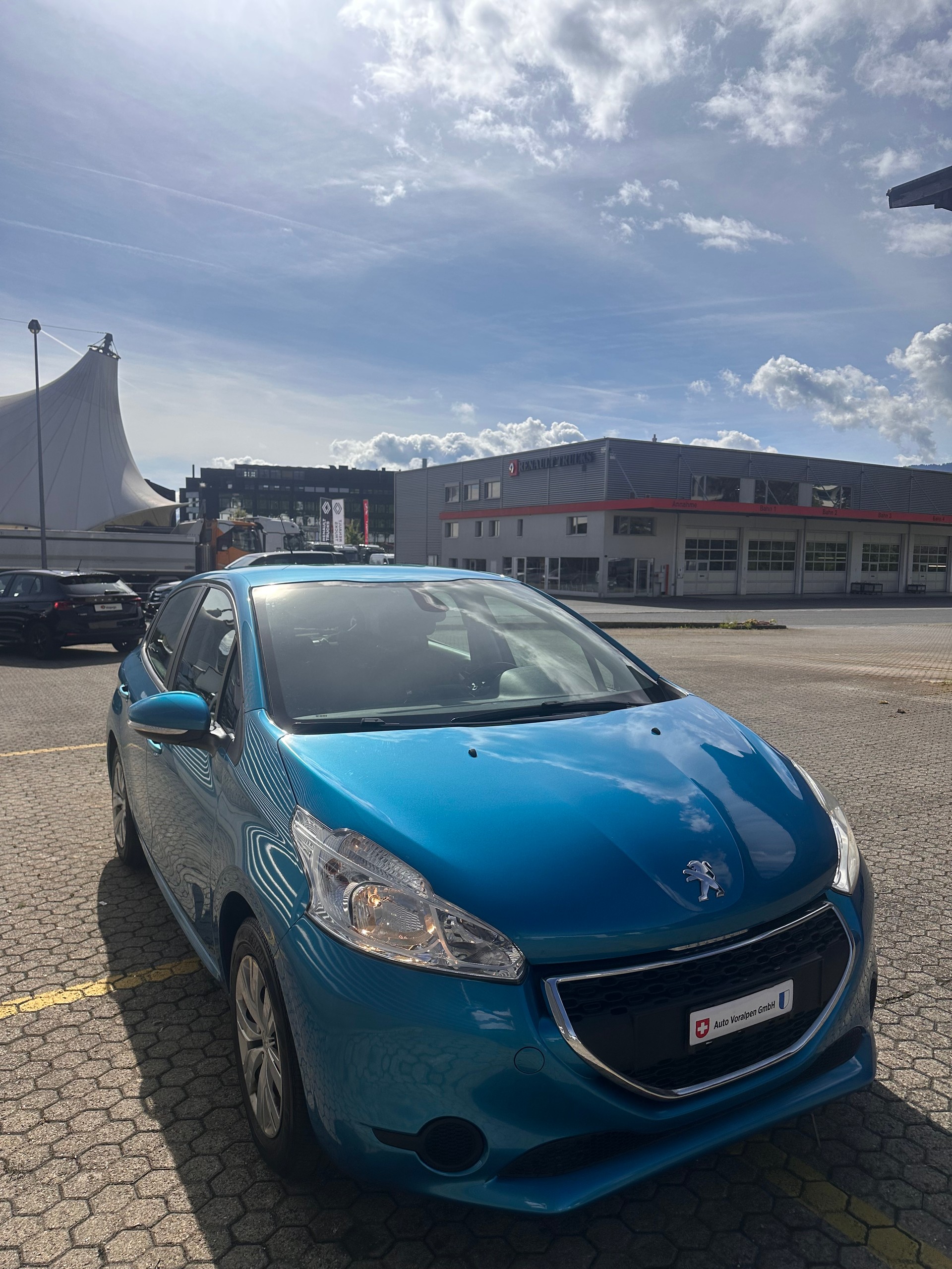PEUGEOT 1.2 VTi, *Tempomat, Frisch ab MFK, Navigation, Rückfahrtkamera-image-2