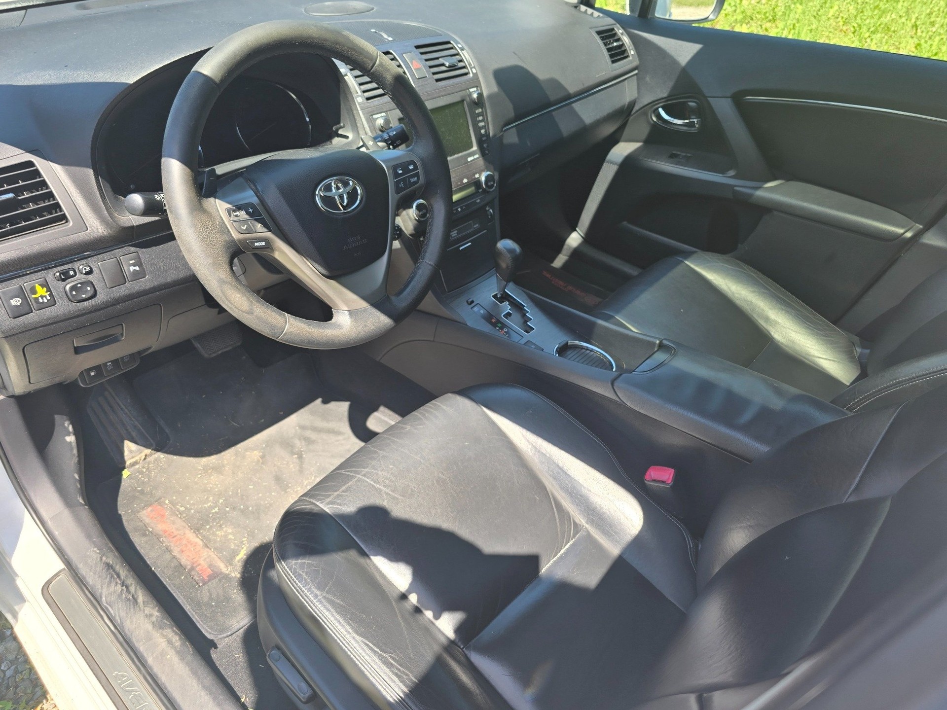 TOYOTA Avensis SW 2.0 Linea Sol Premium Multidrive-image-5