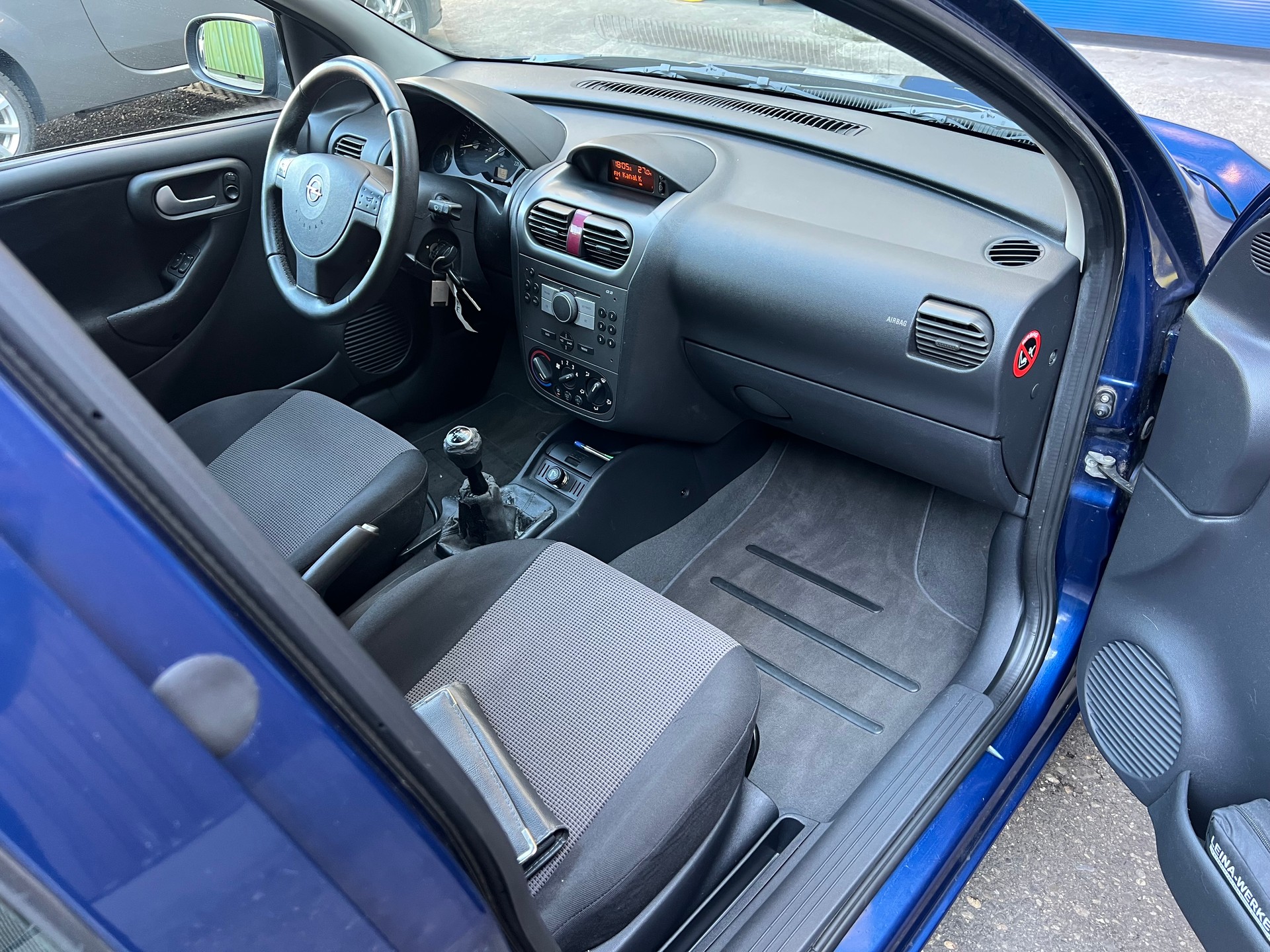 OPEL Corsa 1.2 TP Enjoy-image-7