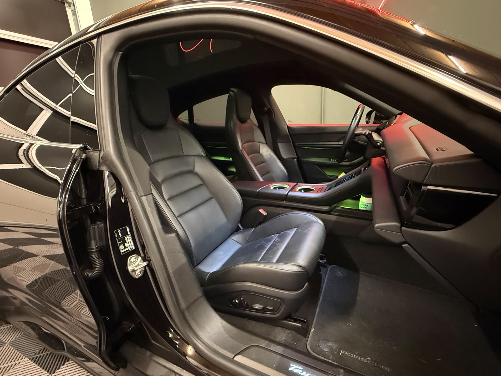 PORSCHE Taycan 4S-image-9