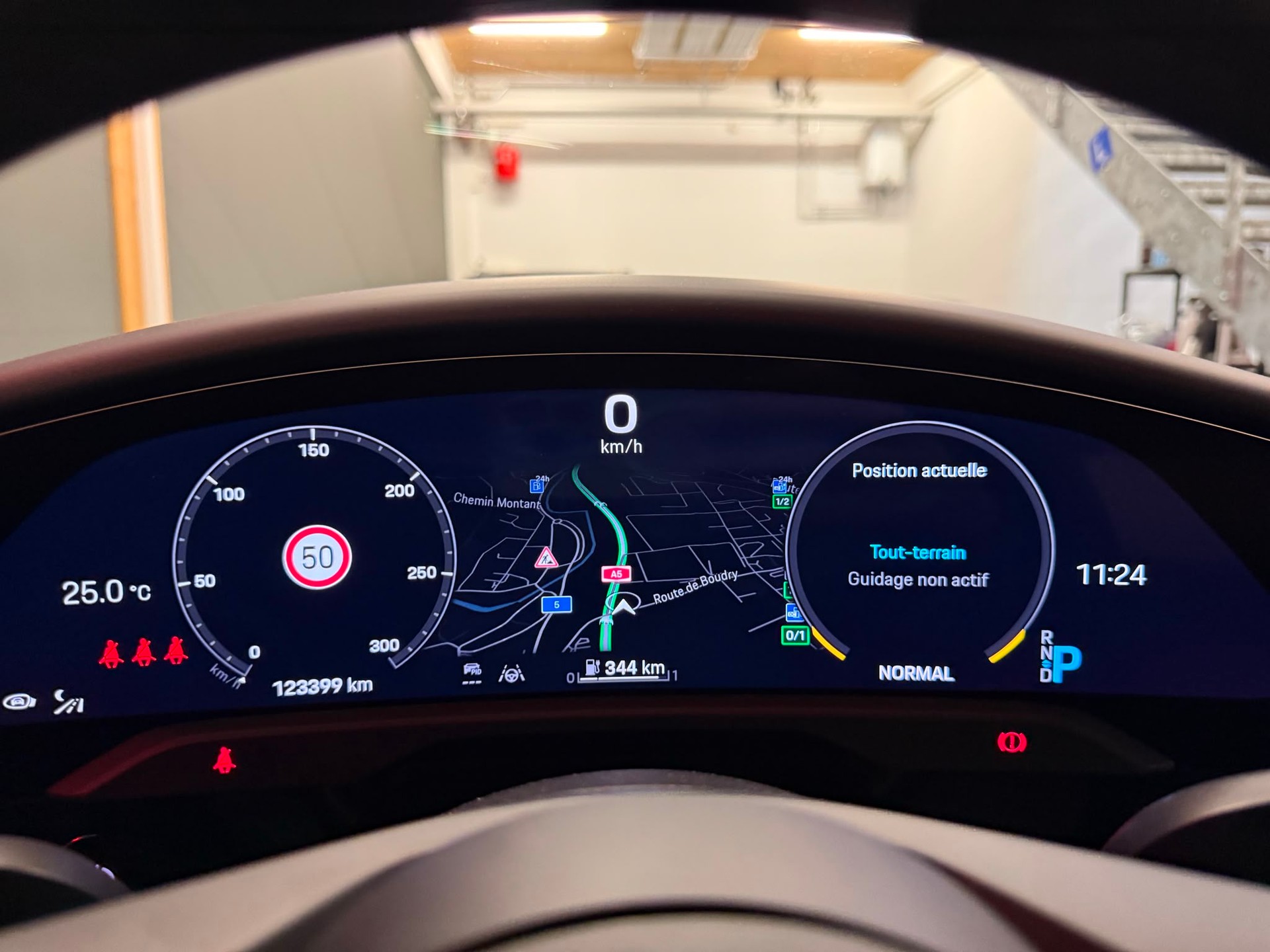 PORSCHE Taycan 4S-image-18