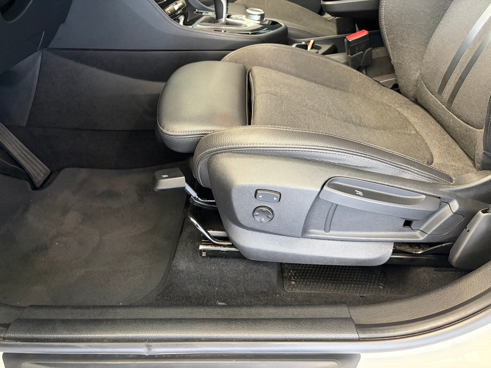BMW 220d xDrive Gran Tourer | CH Fzg. | Driving Assistant Plus | Kamera | LED Scheinw. | HeadUp | Sportsitze |-image-20