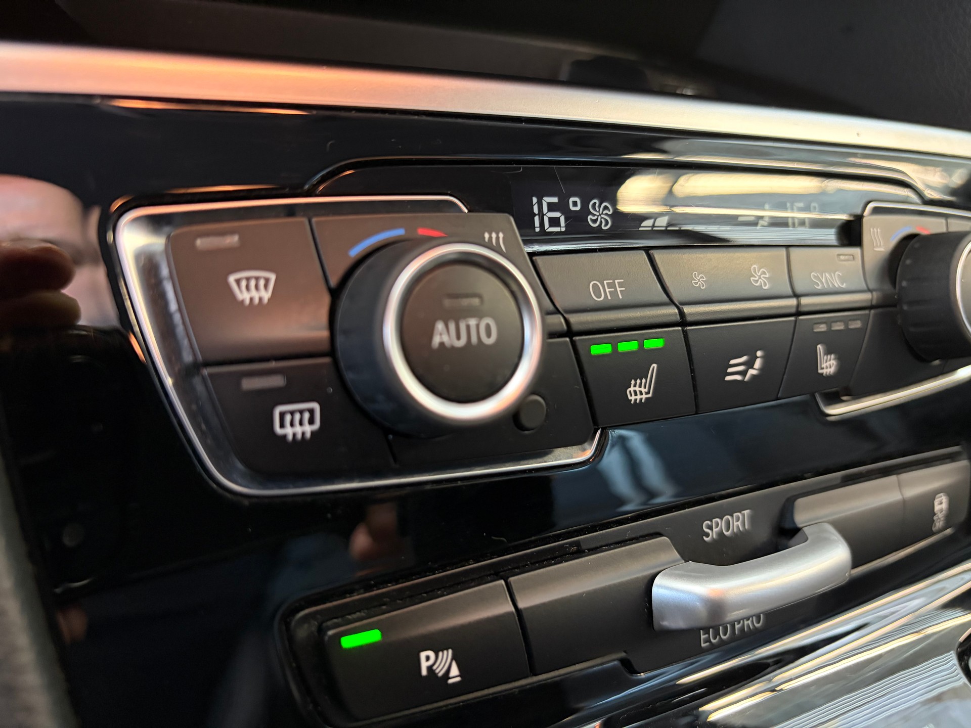 BMW 220d xDrive Gran Tourer | CH Fzg. | Driving Assistant Plus | Kamera | LED Scheinw. | HeadUp | Sportsitze |-image-17