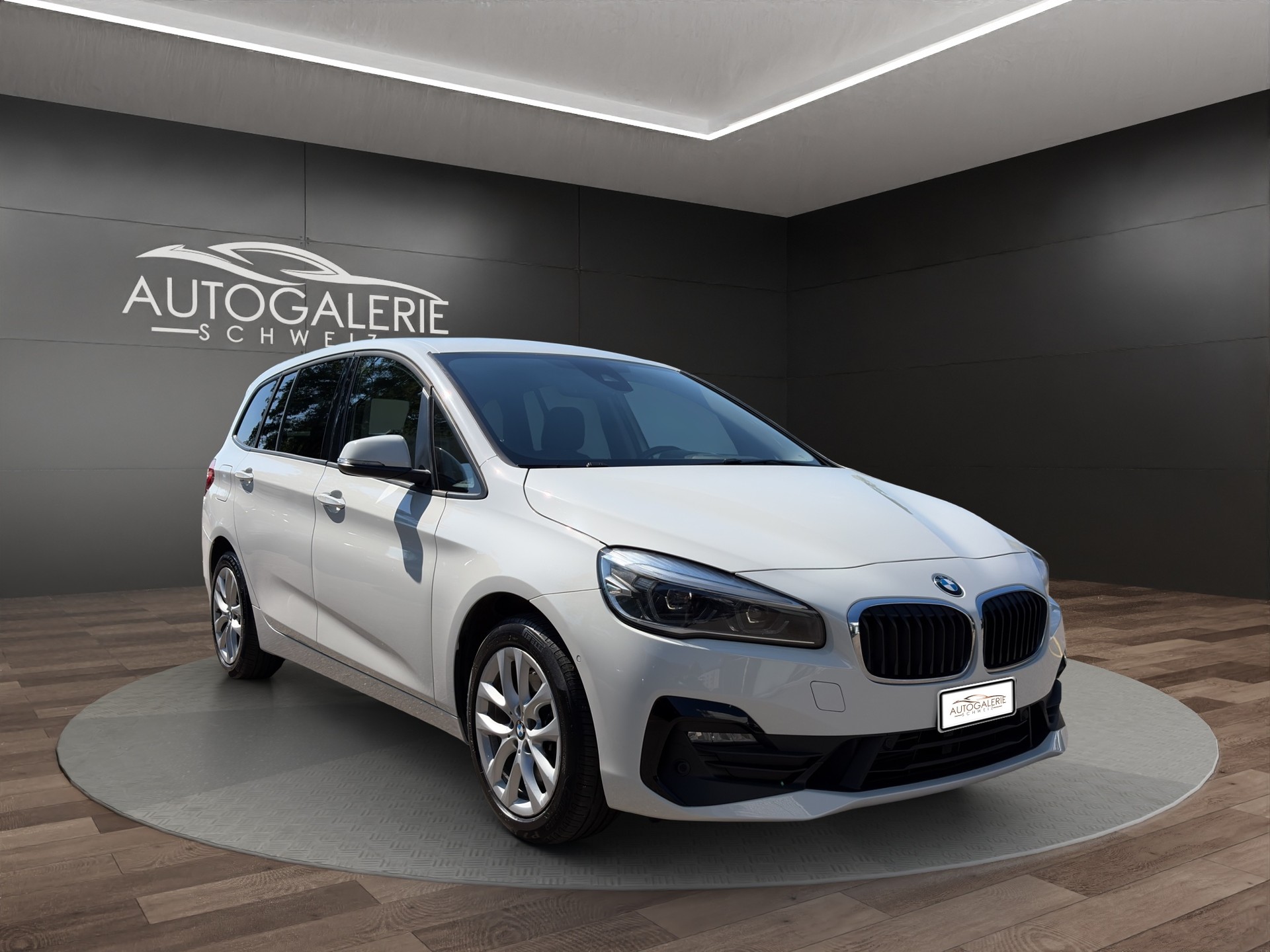 BMW 220d xDrive Gran Tourer | CH Fzg. | Driving Assistant Plus | Kamera | LED Scheinw. | HeadUp | Sportsitze |-image-6