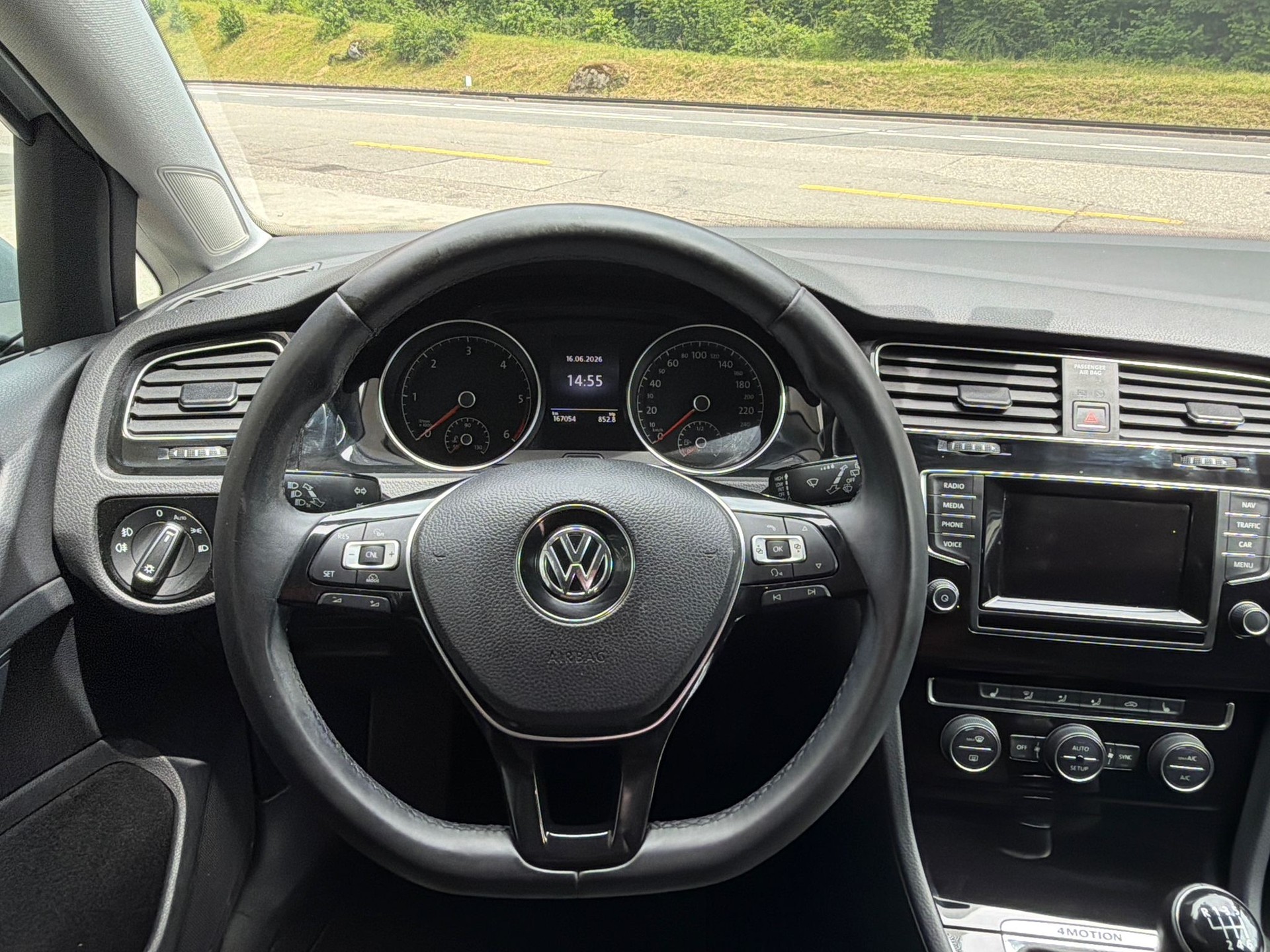 VW Golf 2.0 TDI Highline 4Motion-image-8
