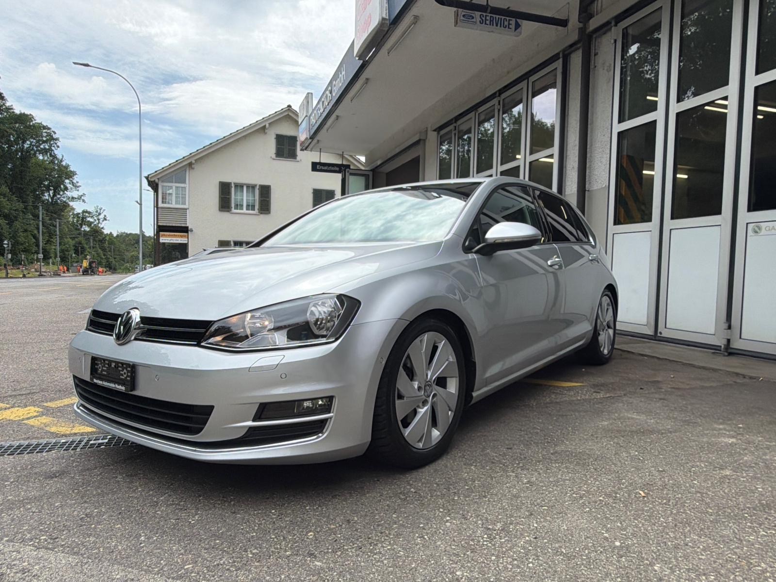 VW Golf 2.0 TDI Highline 4Motion-image-1