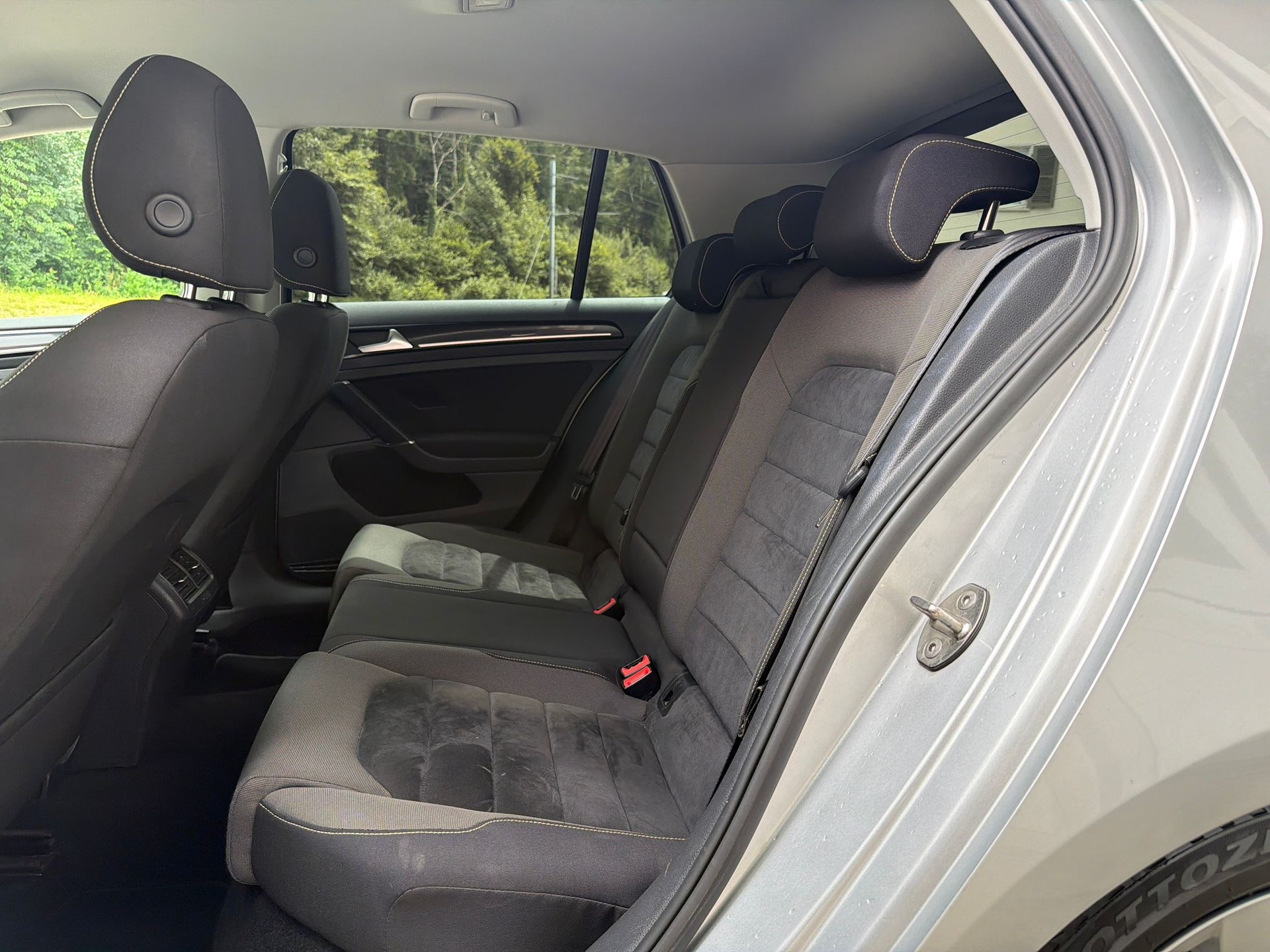 VW Golf 2.0 TDI Highline 4Motion-image-13
