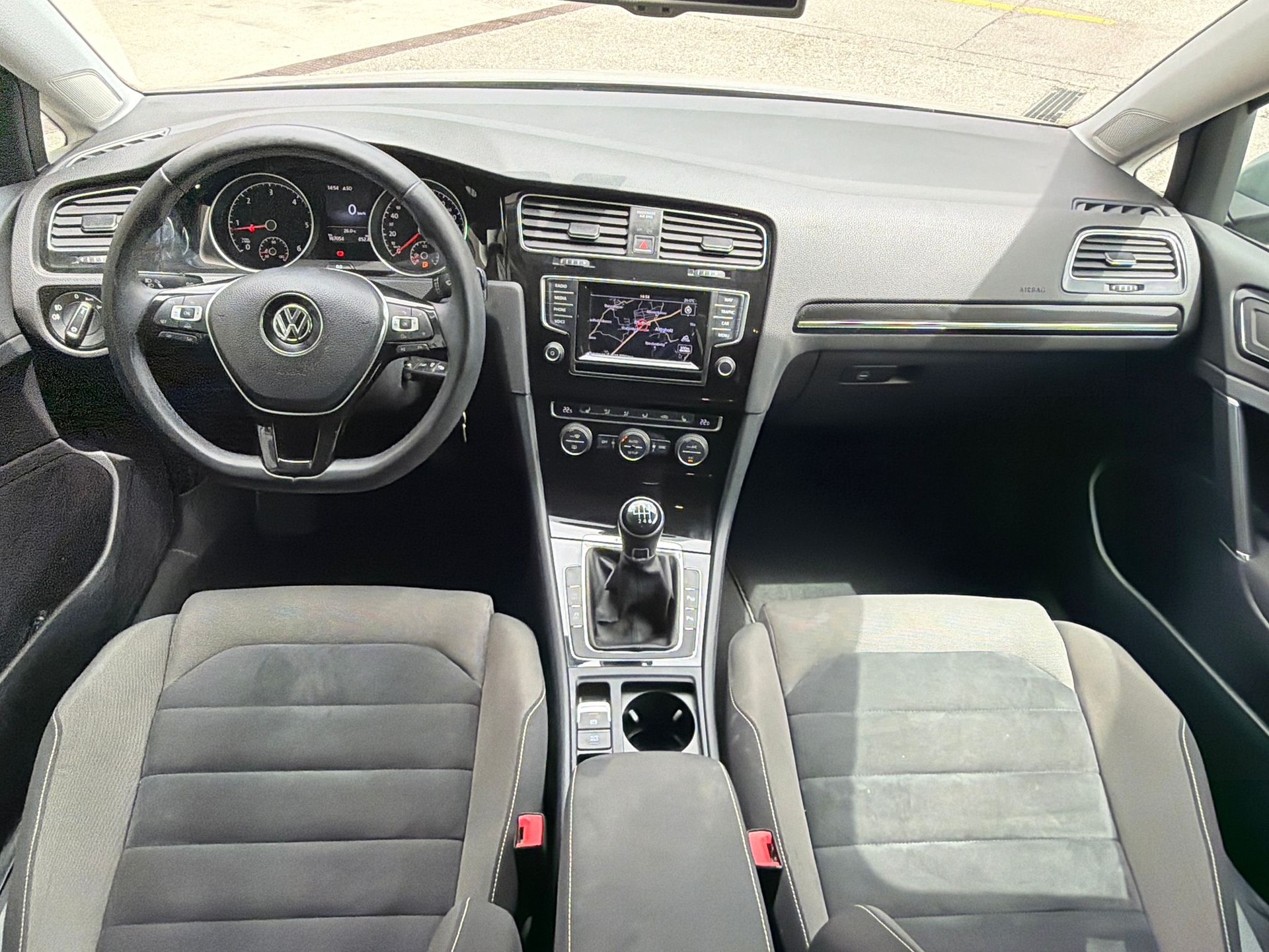 VW Golf 2.0 TDI Highline 4Motion-image-7