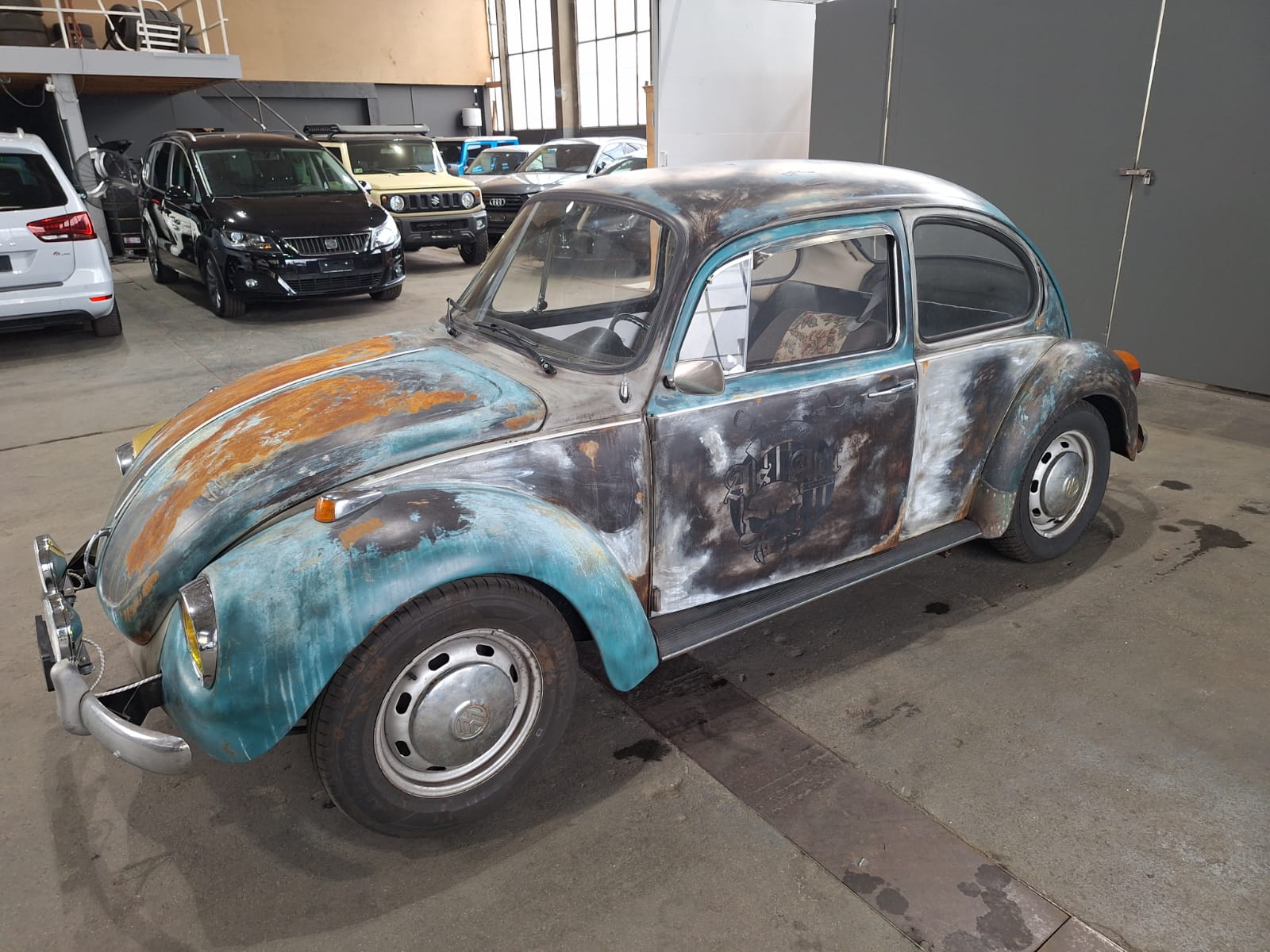 VW BEETLE-image-0