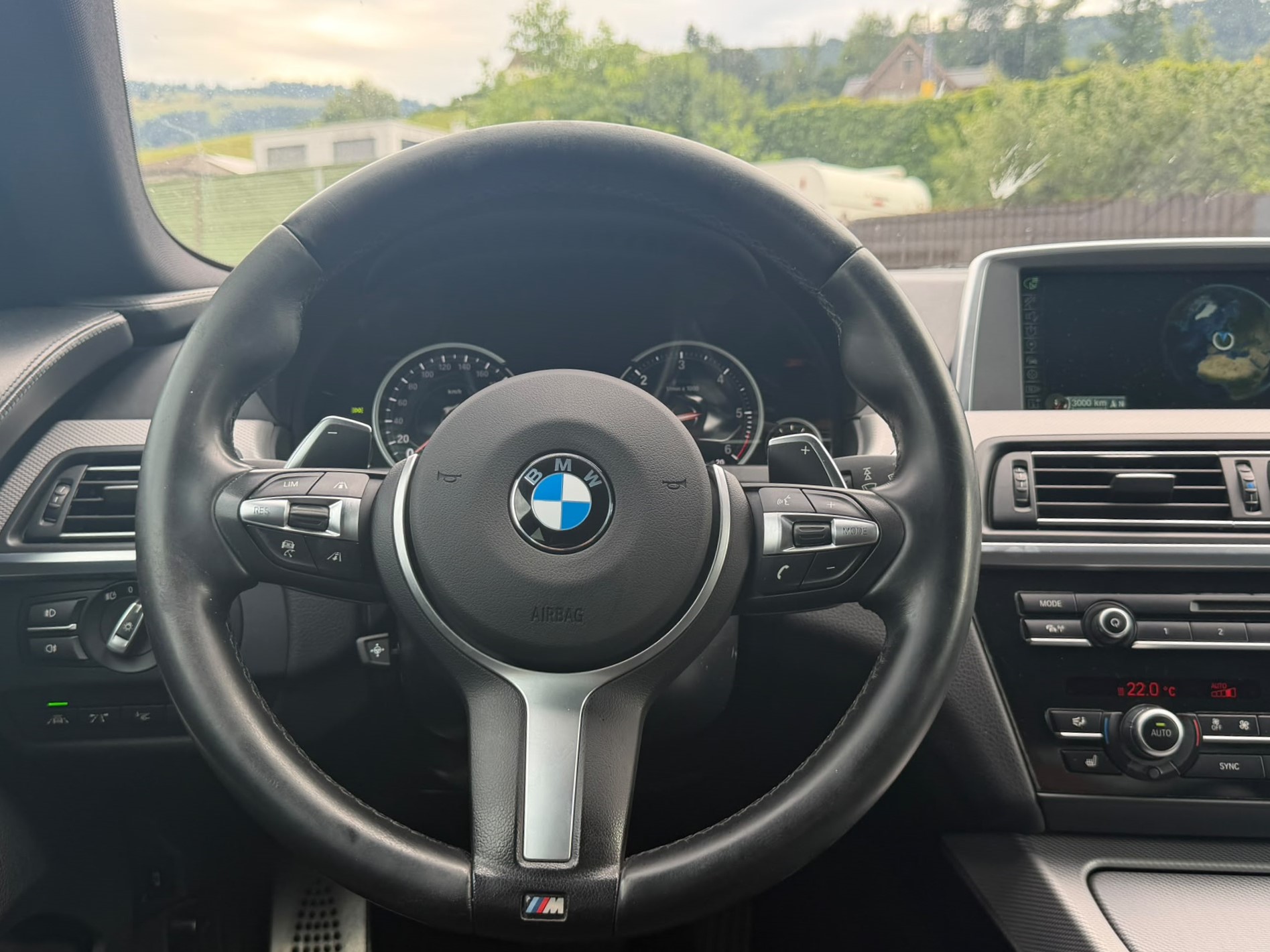 BMW 640d Gran Coupé xDrive White&Black Edition-image-9