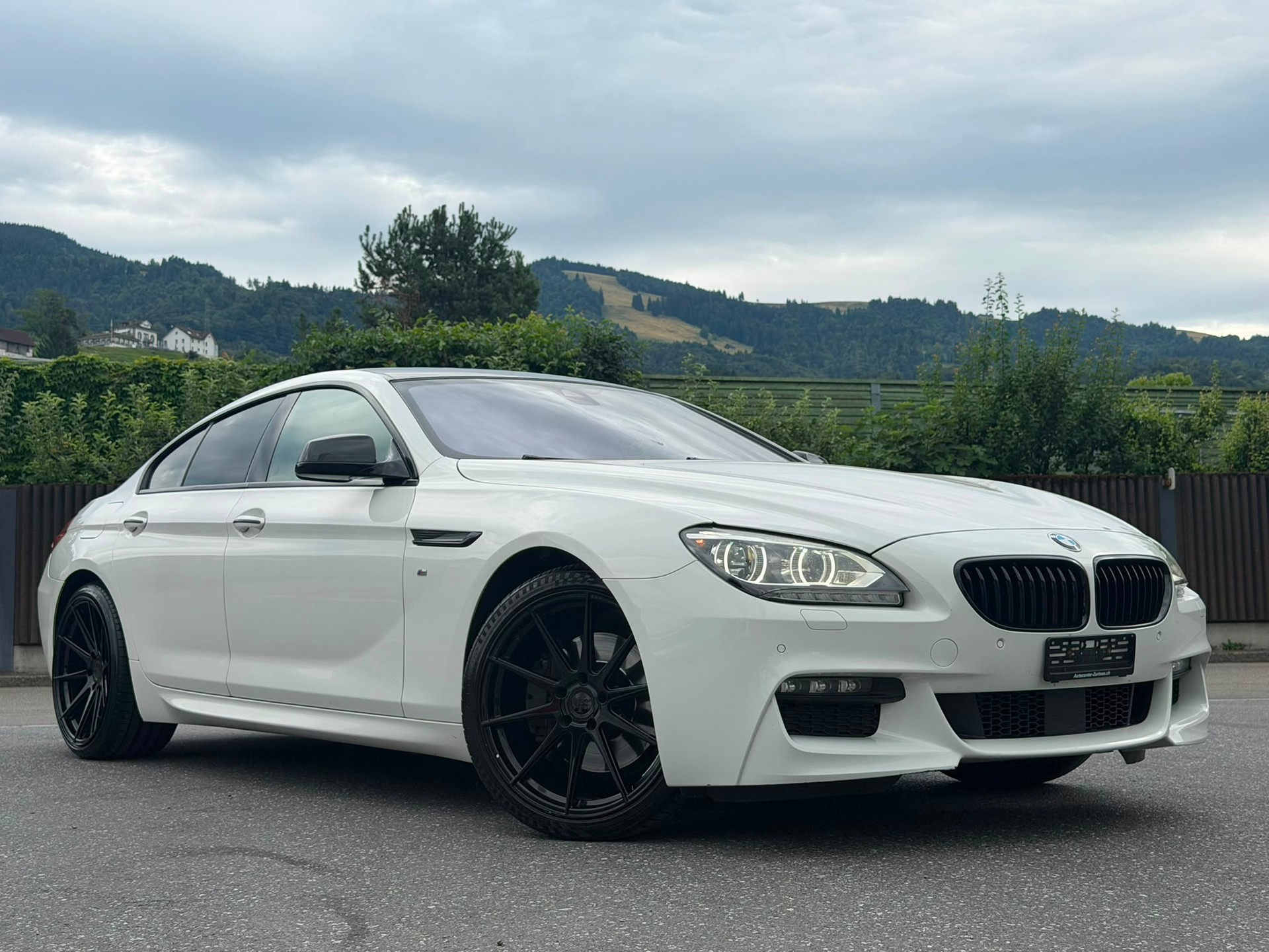 BMW 640d Gran Coupé xDrive White&Black Edition-image-3