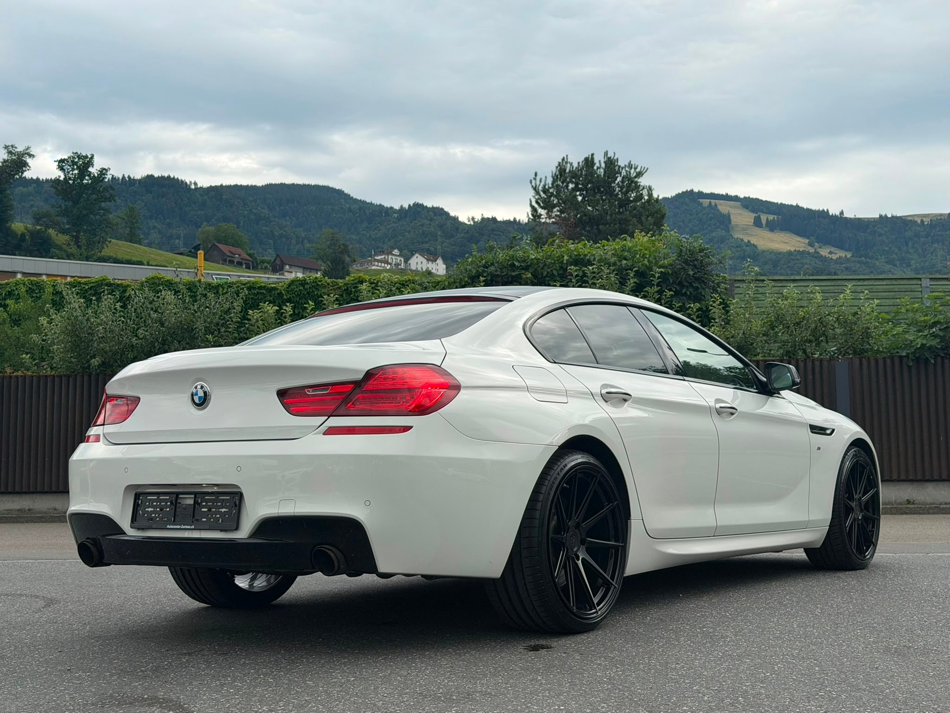 BMW 640d Gran Coupé xDrive White&Black Edition-image-4