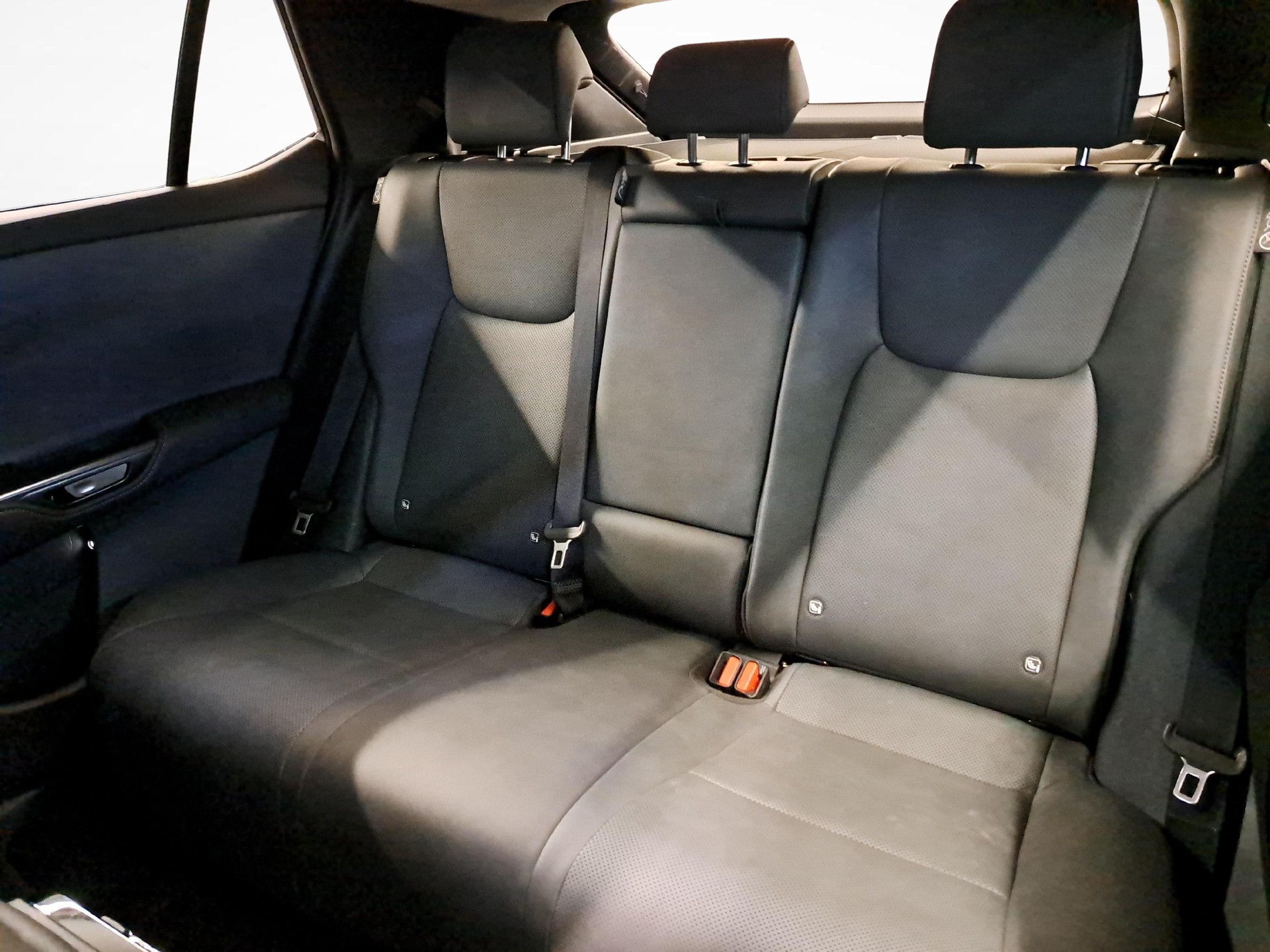 LEXUS RZ 450e Comfort-image-10