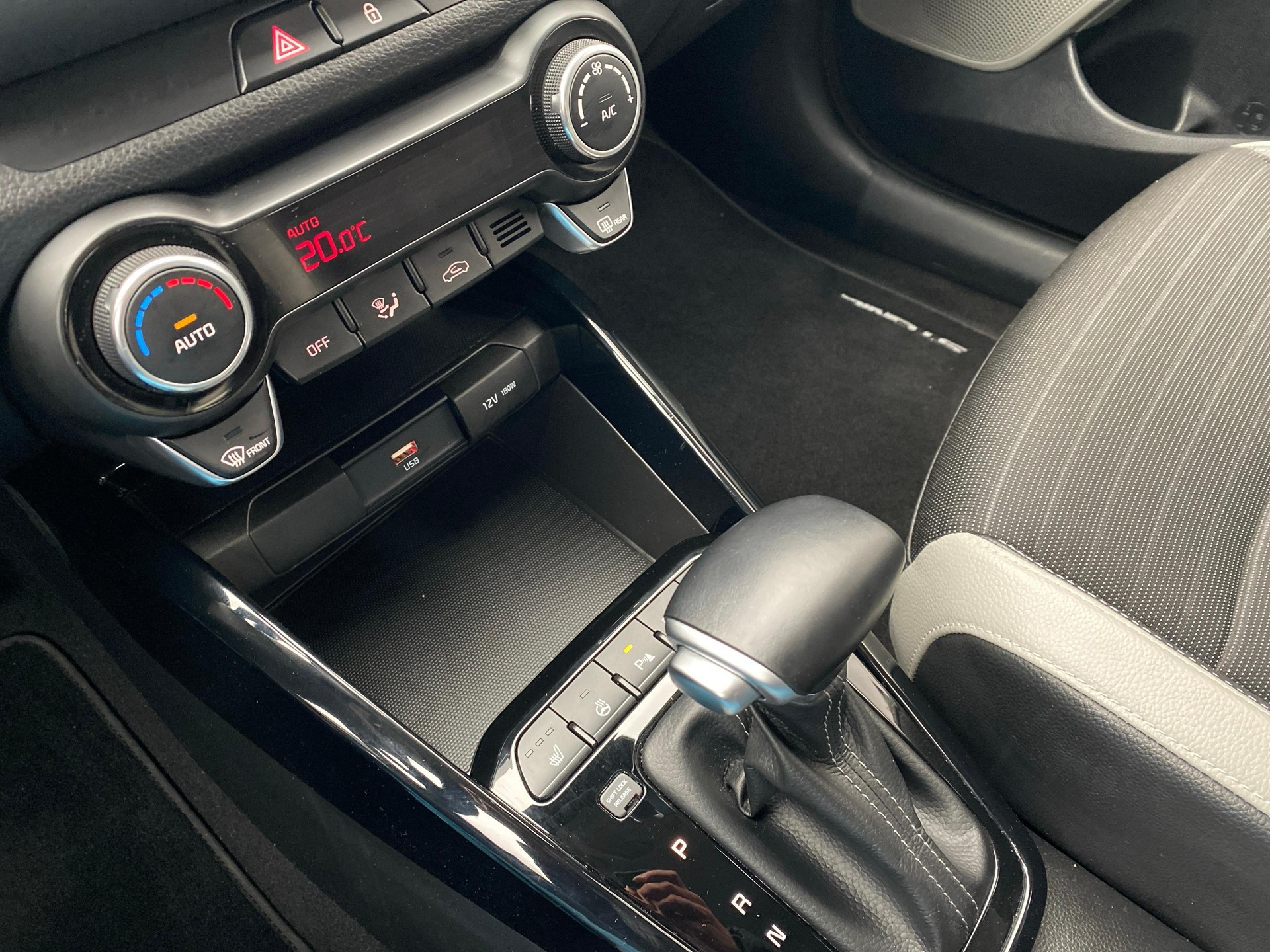 KIA Stonic 1.0 T-GDi MHEV Style-image-14