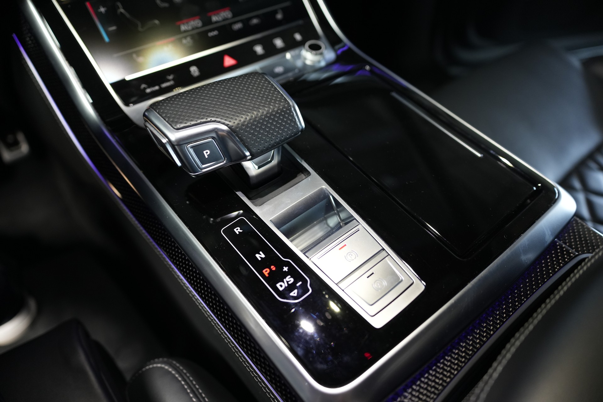 AUDI SQ7 TFSI quattro tiptronic-image-8