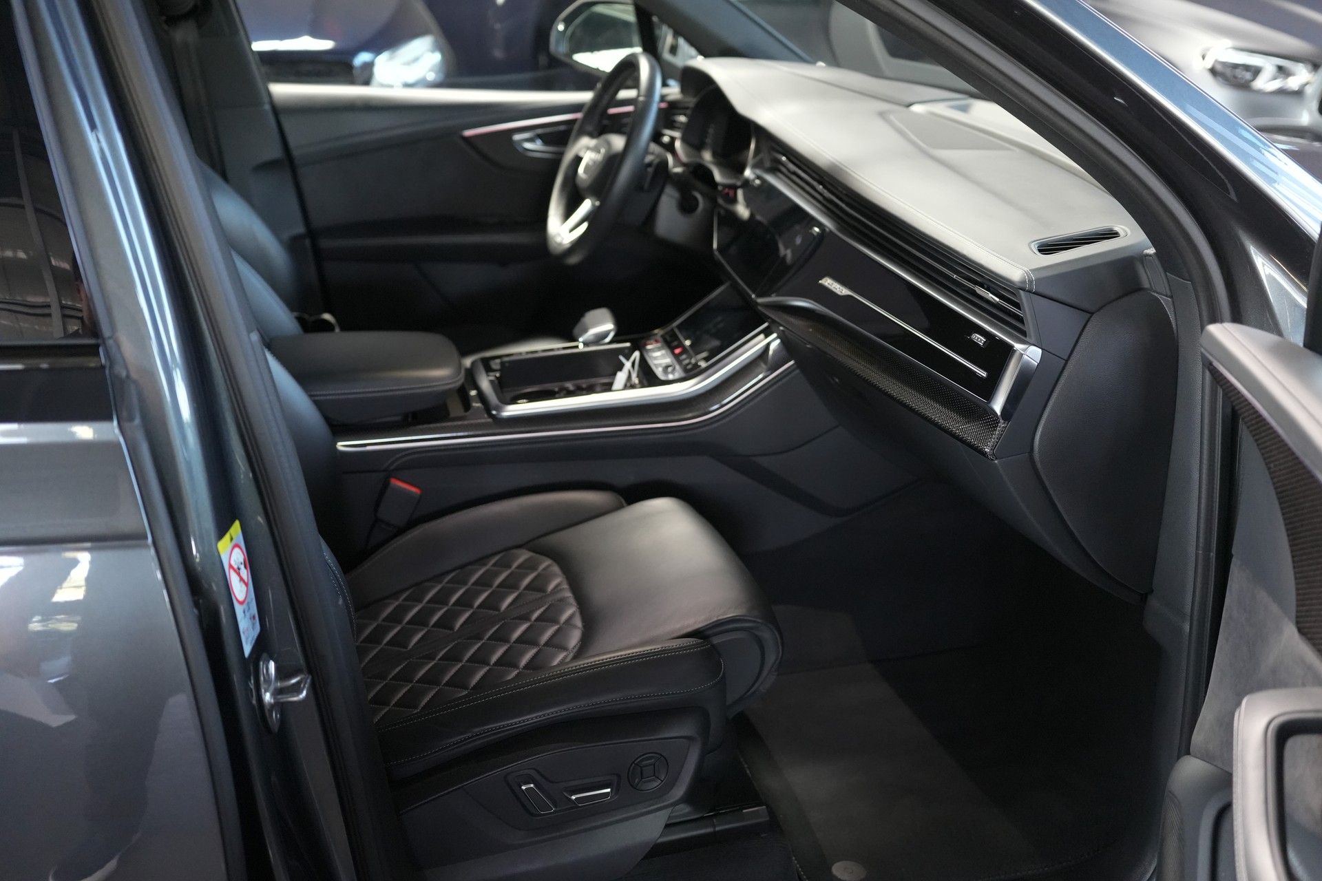 AUDI SQ7 TFSI quattro tiptronic-image-9