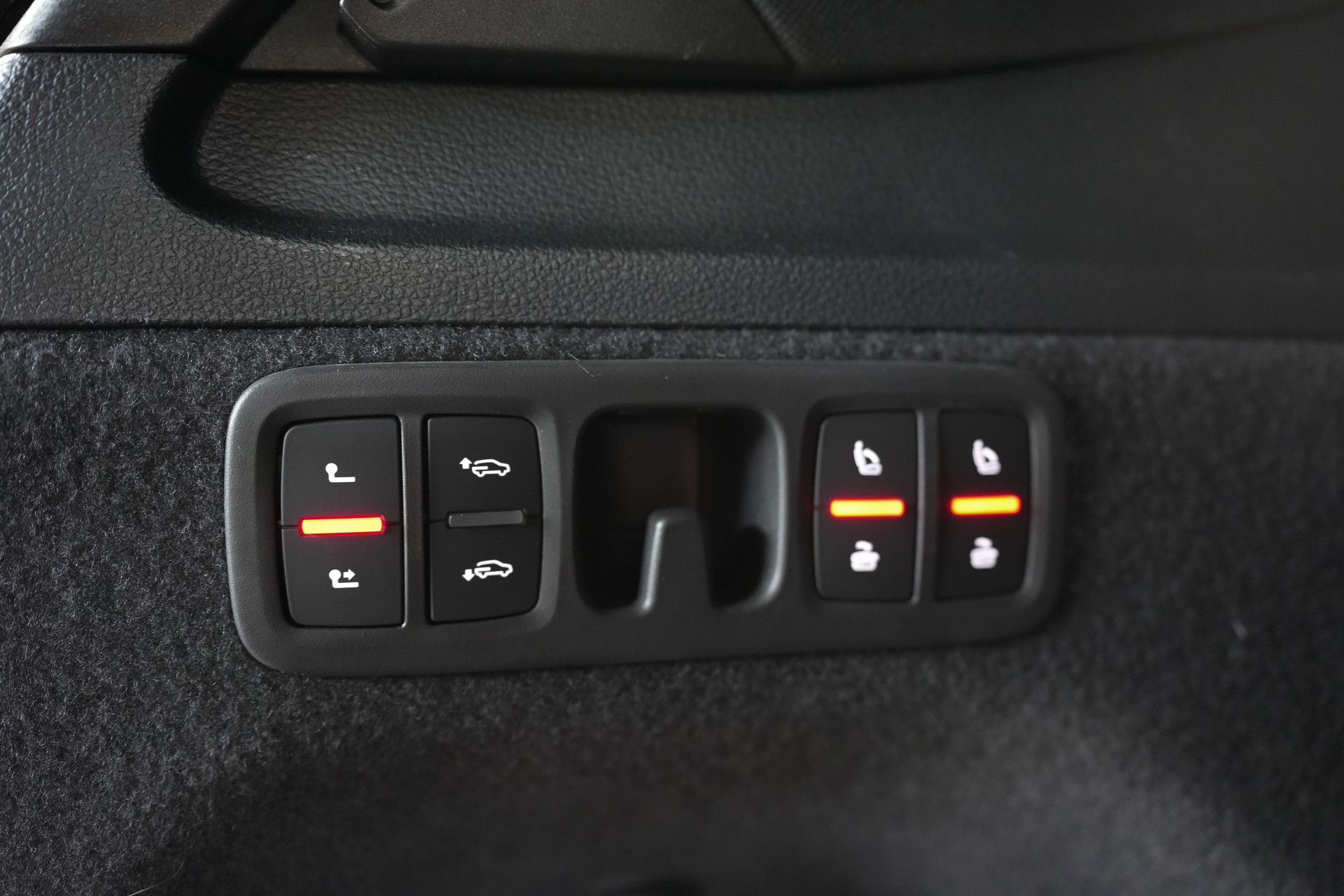 AUDI SQ7 TFSI quattro tiptronic-image-12