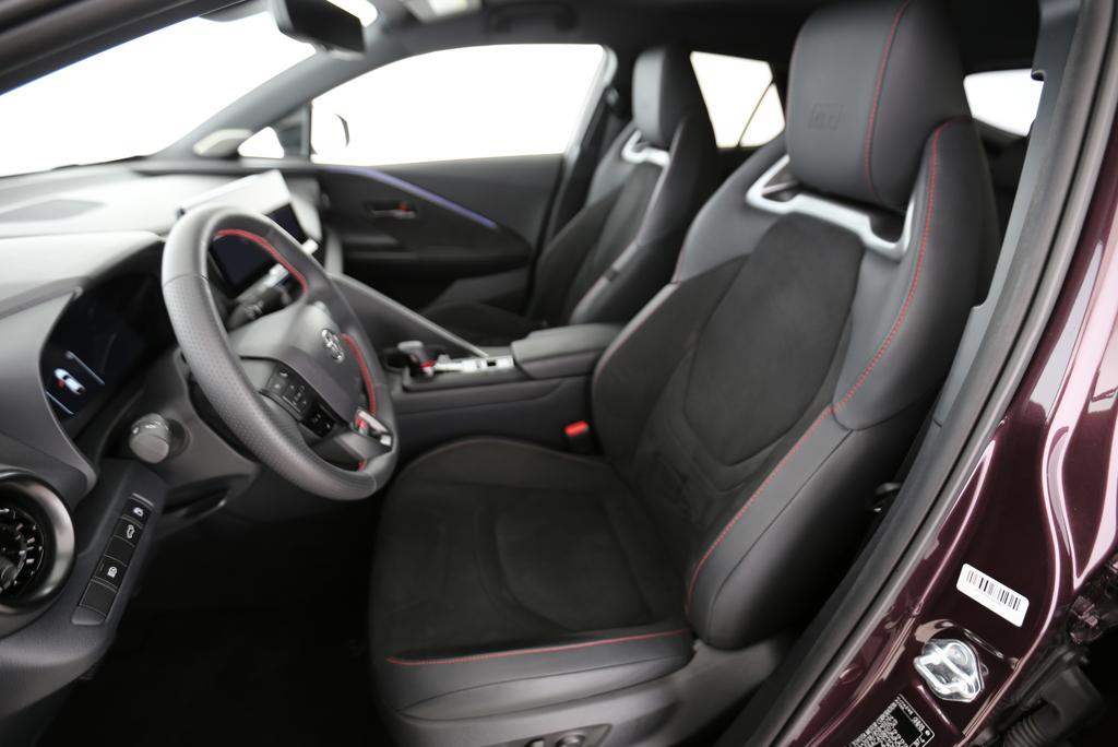 TOYOTA C-HR 2.0 PHEV GR Sport-image-3