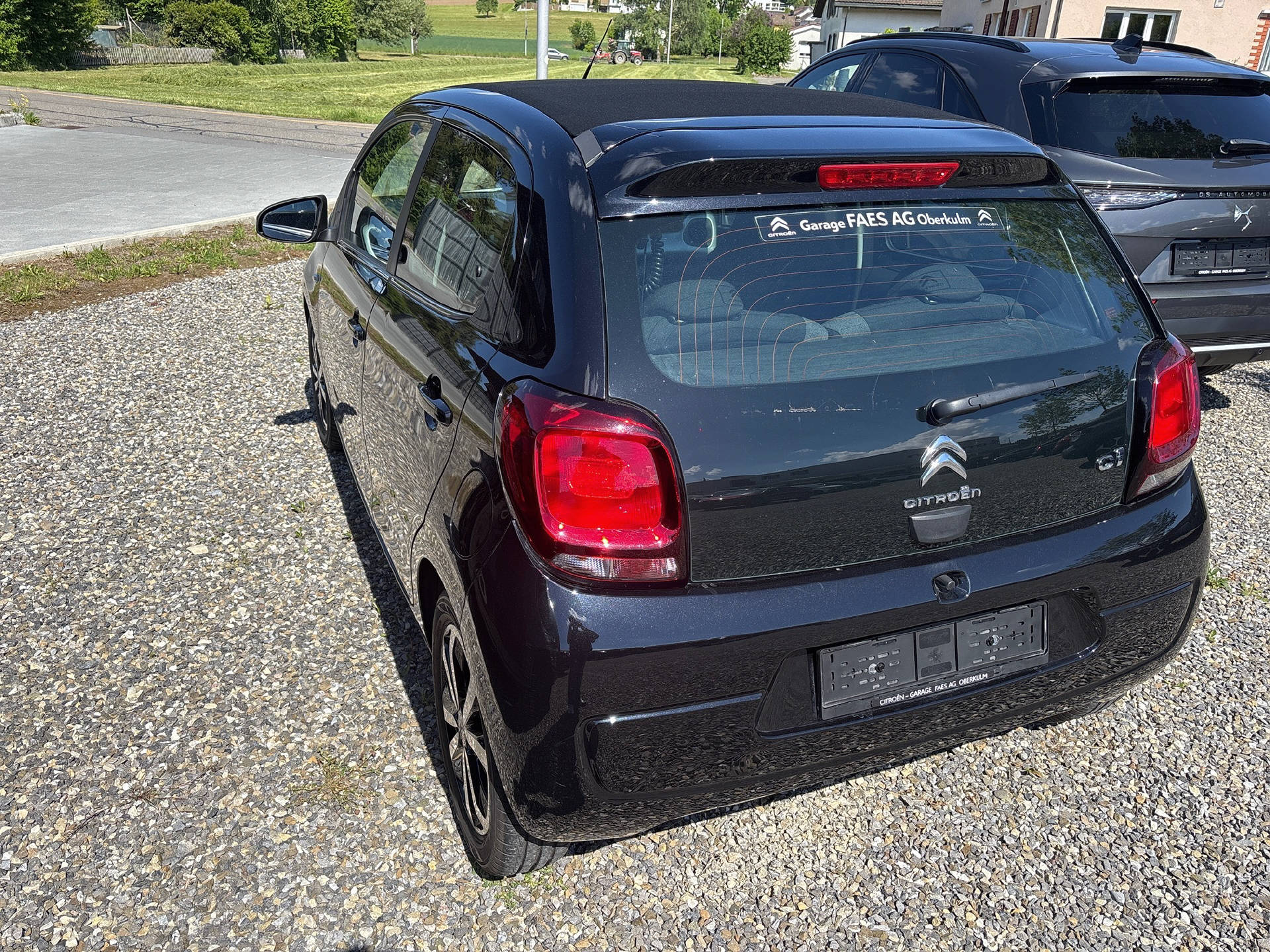 CITROEN C1 1.2 PureTech Shine Airscape-image-2