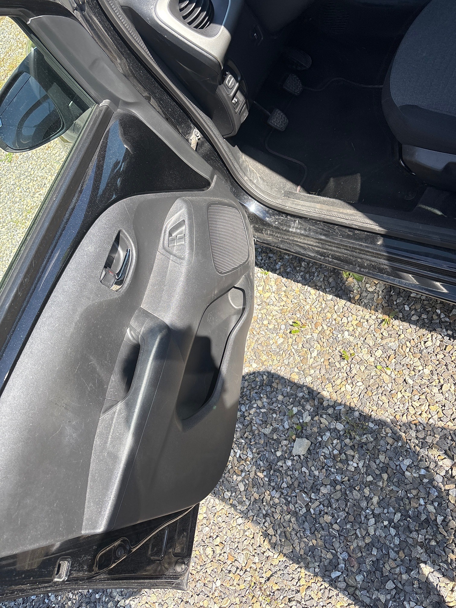 CITROEN C1 1.2 PureTech Shine Airscape-image-8
