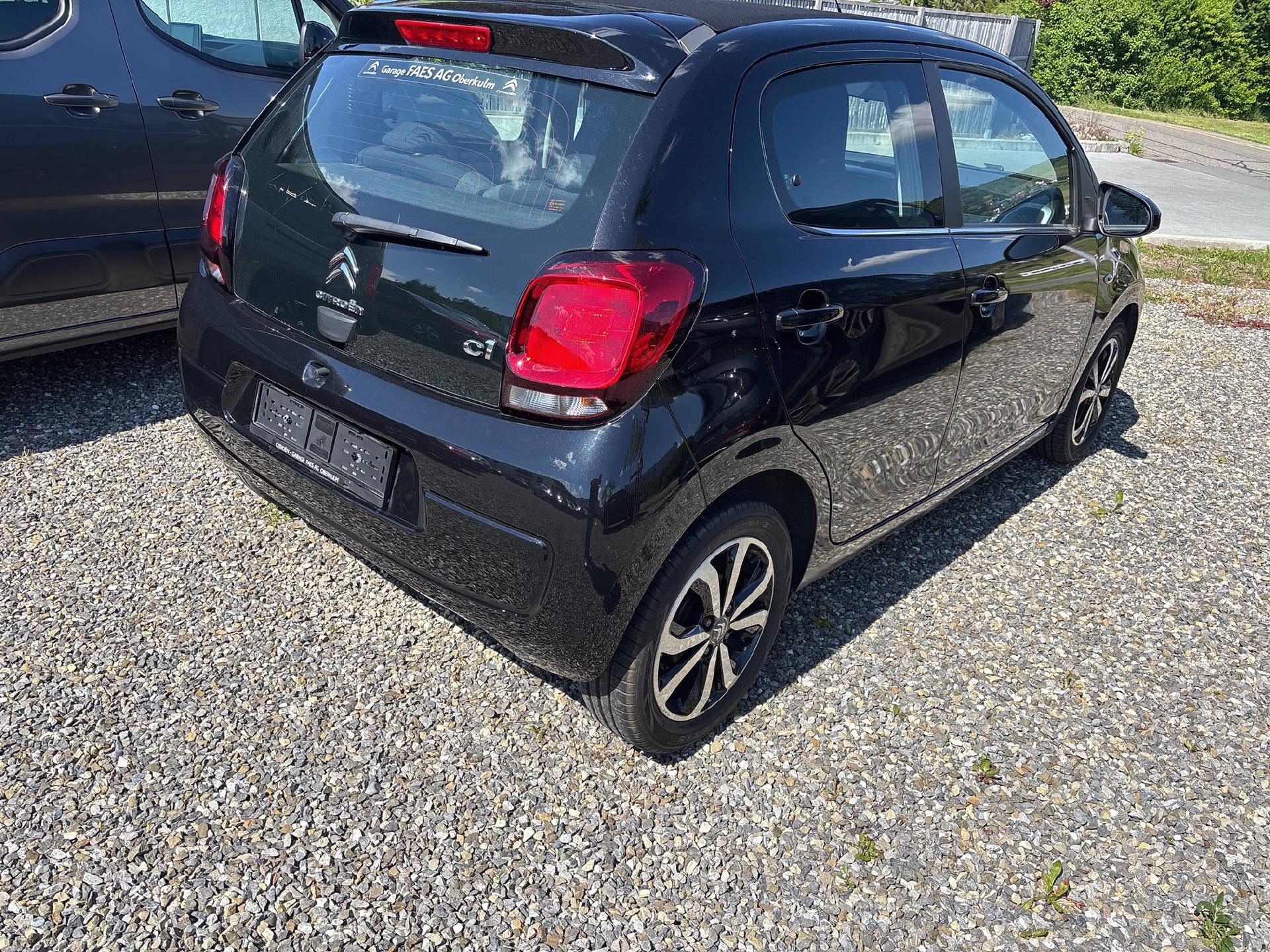 CITROEN C1 1.2 PureTech Shine Airscape-image-4