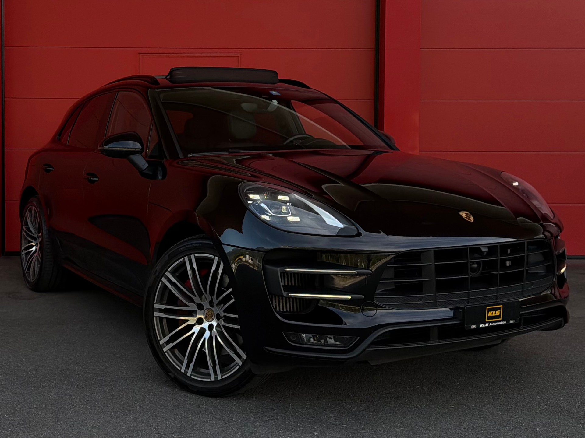 PORSCHE Macan Turbo Performance PDK *CH-Fahrzeug*-image-0