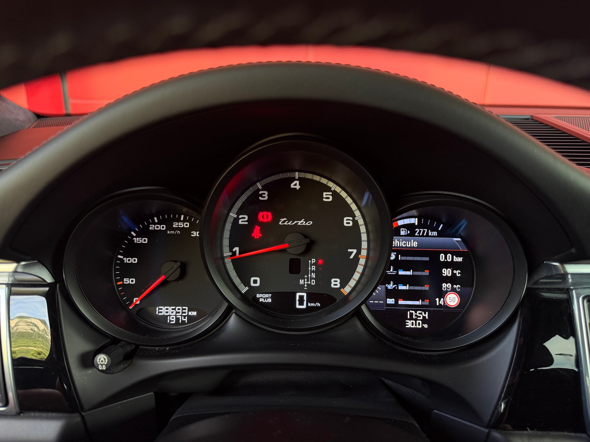 PORSCHE Macan Turbo Performance PDK *CH-Fahrzeug*-image-10