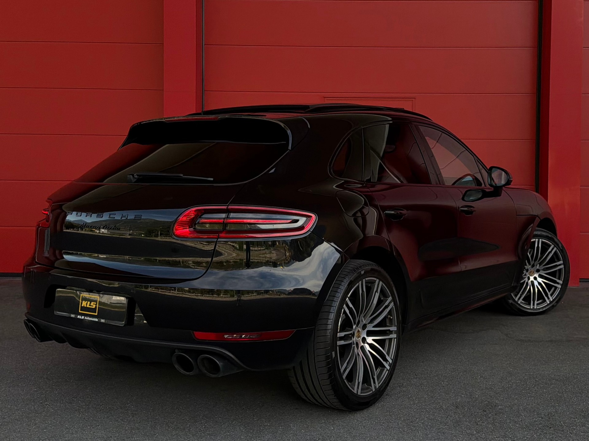 PORSCHE Macan Turbo Performance PDK *CH-Fahrzeug*-image-3
