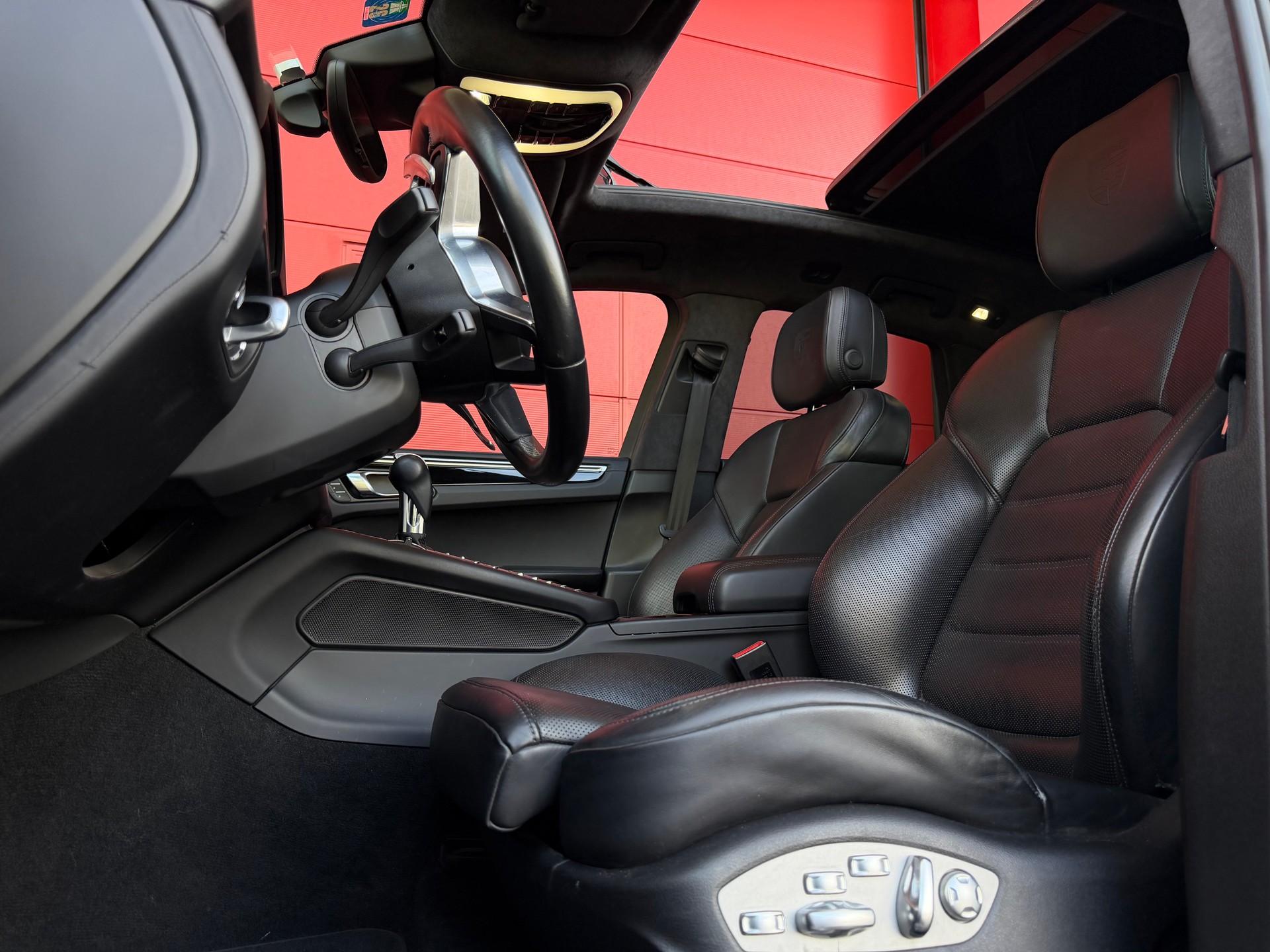 PORSCHE Macan Turbo Performance PDK *CH-Fahrzeug*-image-12