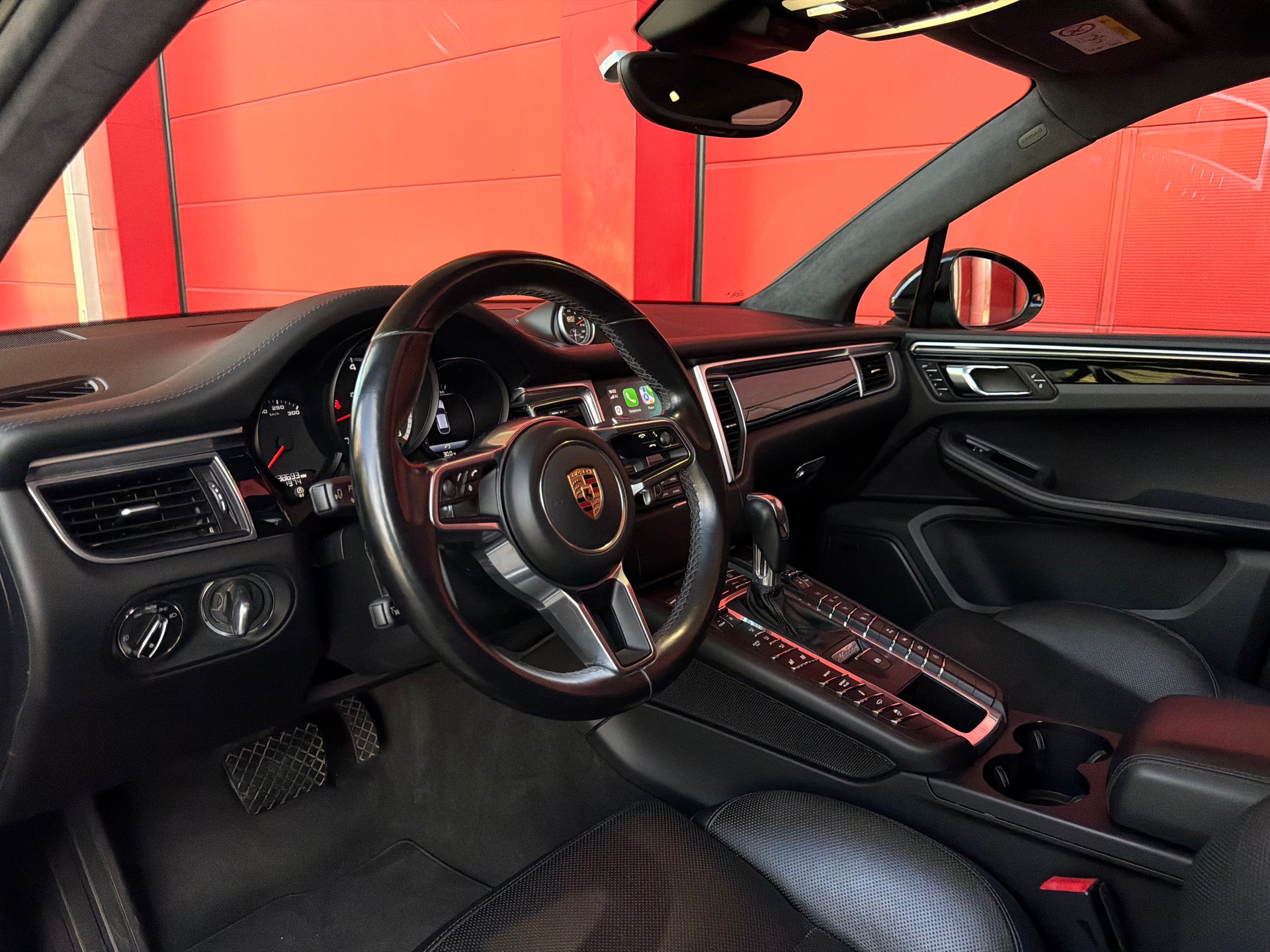 PORSCHE Macan Turbo Performance PDK *CH-Fahrzeug*-image-7