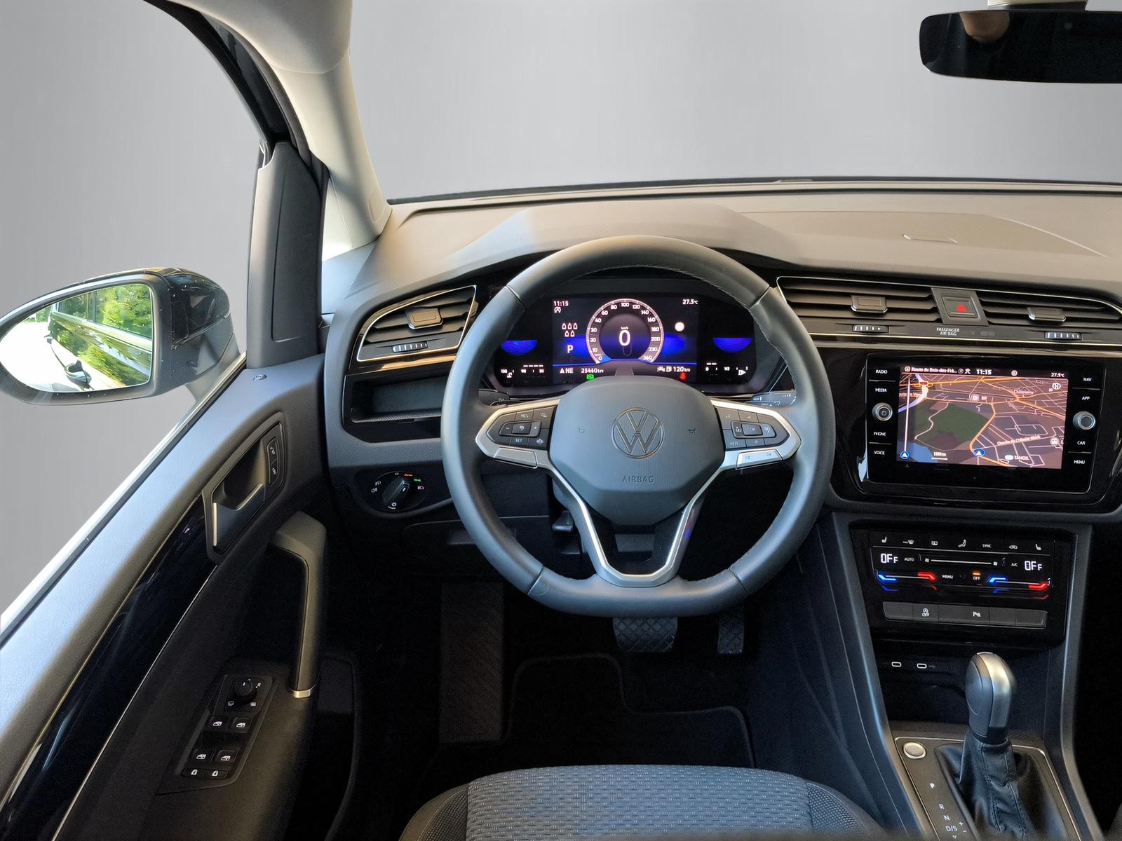 VW Touran 1.5 TSI Comfortline DSG-image-4