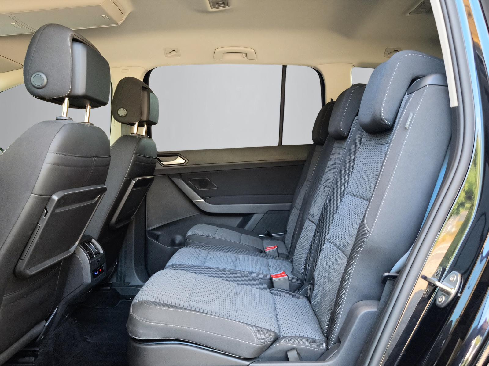 VW Touran 1.5 TSI Comfortline DSG-image-9