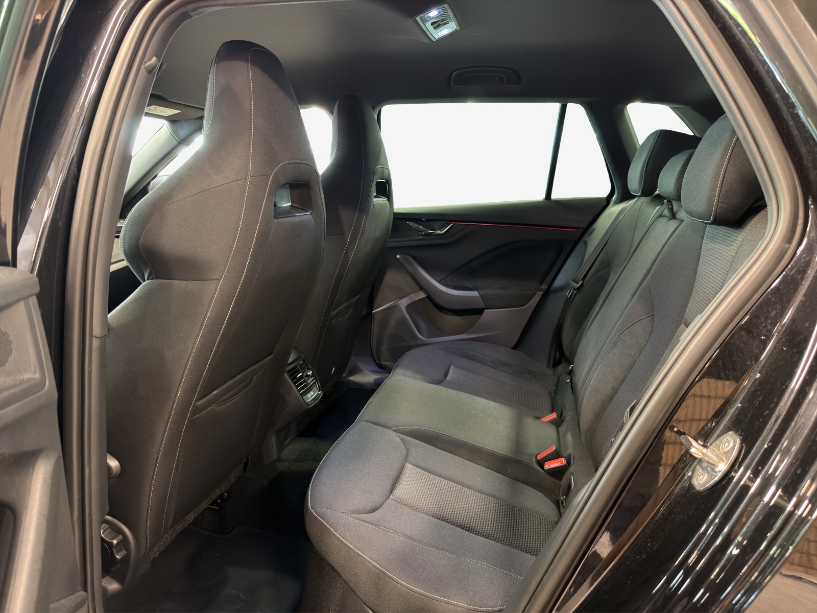 SKODA Kamiq 1.0 TSI Selection DSG-image-11