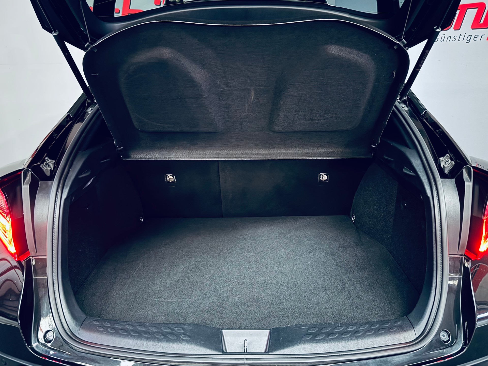 TOYOTA C-HR 2.0 HSD CVT Trend-image-10