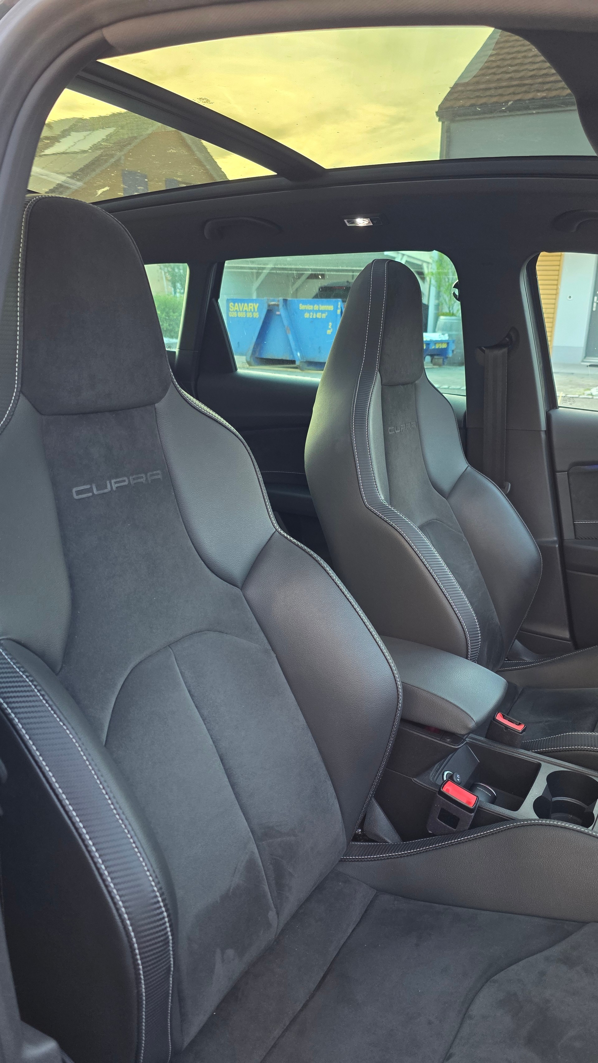 SEAT 2.0 TSI 300 Cupra 4Drive DSG Swiss Edition-image-2