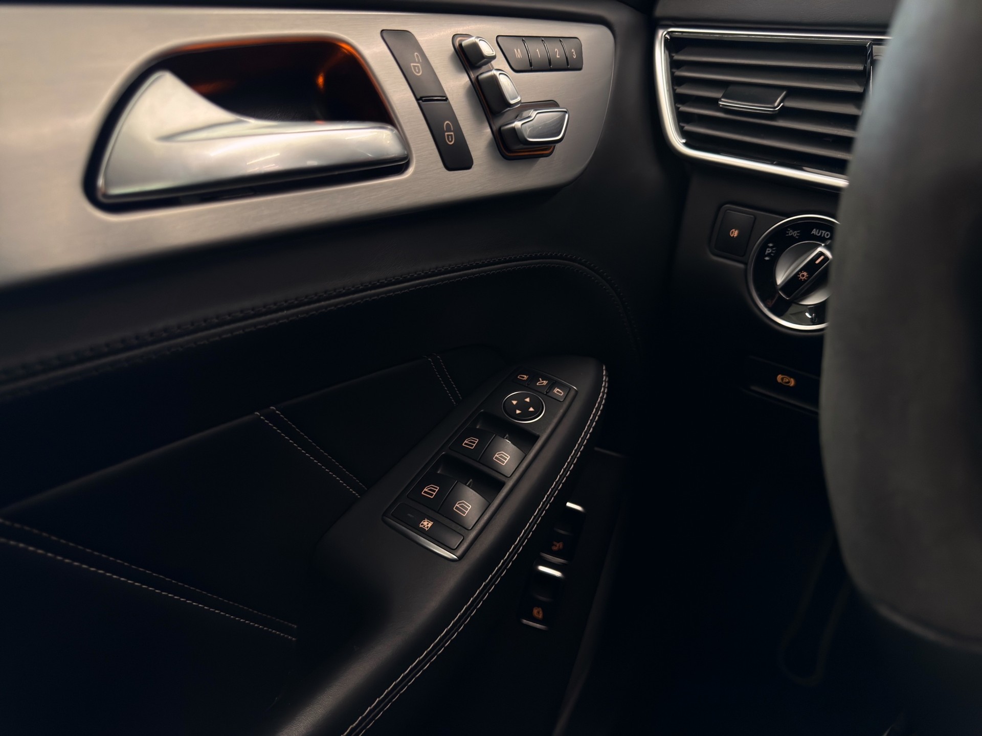 MERCEDES-BENZ GLE 63 S AMG 4Matic Speedshift Plus 7G-Tronic-image-23