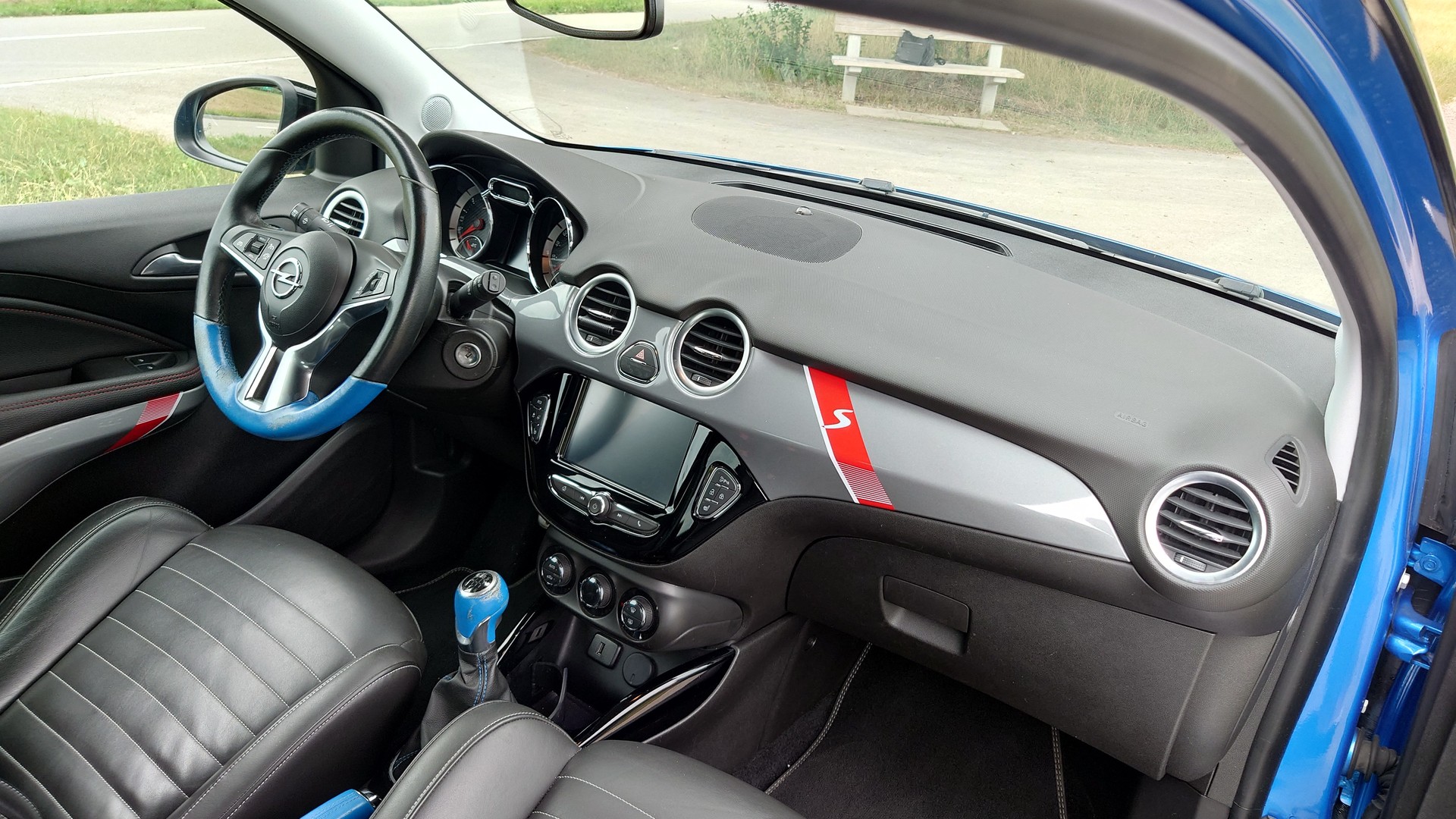OPEL Adam 1.4 Turbo ROCKS S-image-10