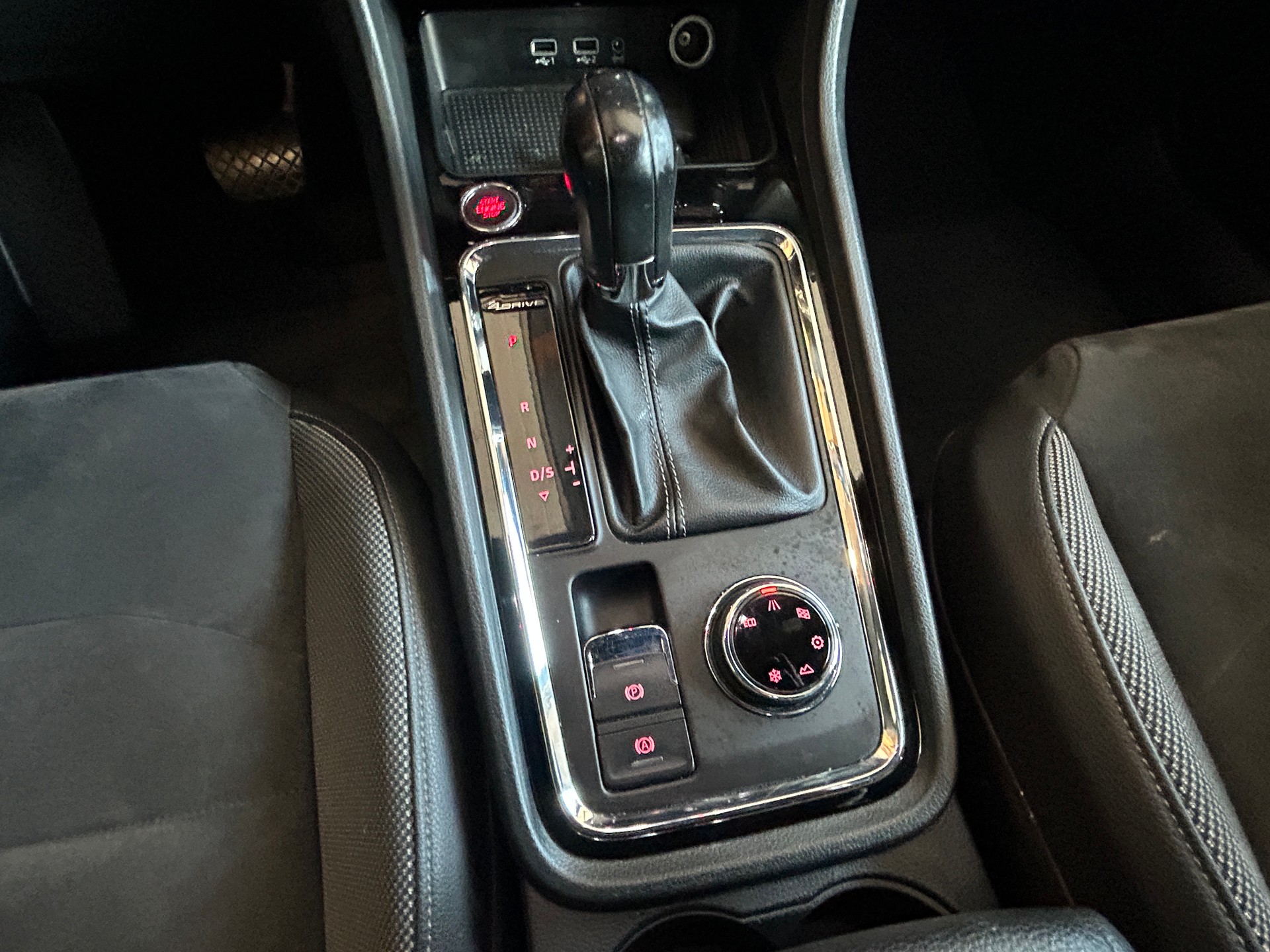 SEAT Ateca 2.0 TDI CR Xcellence 4Drive DSG-image-9